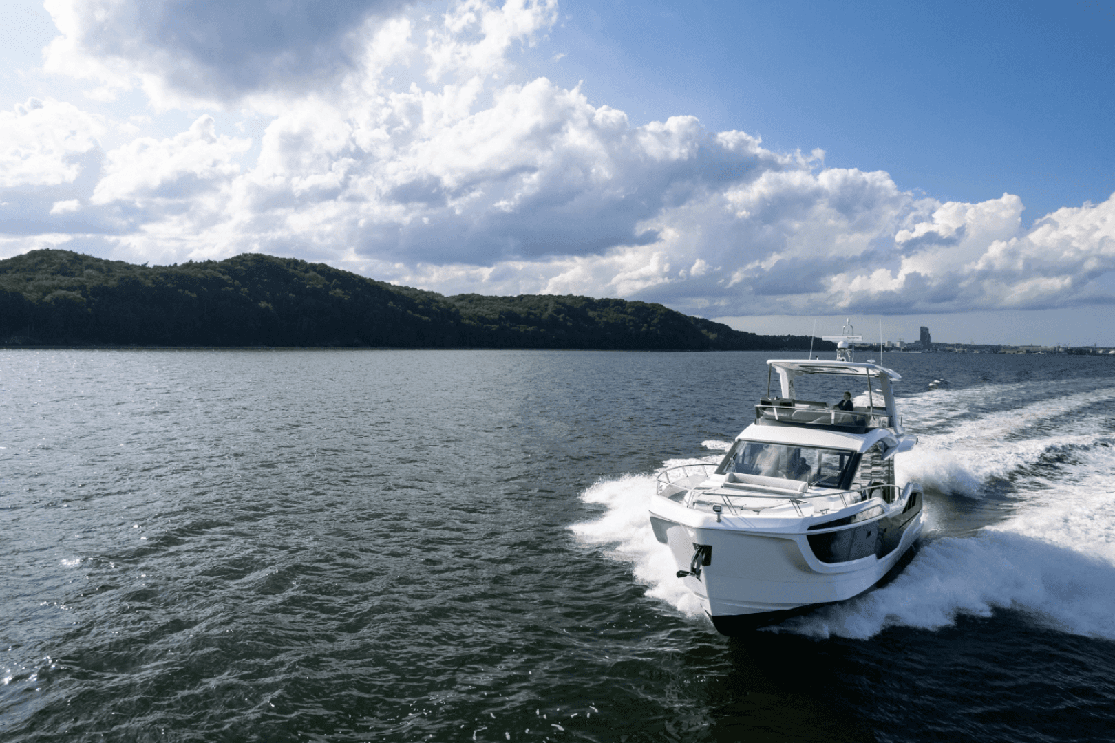 2025 Galeon 560 Fly — photo 15