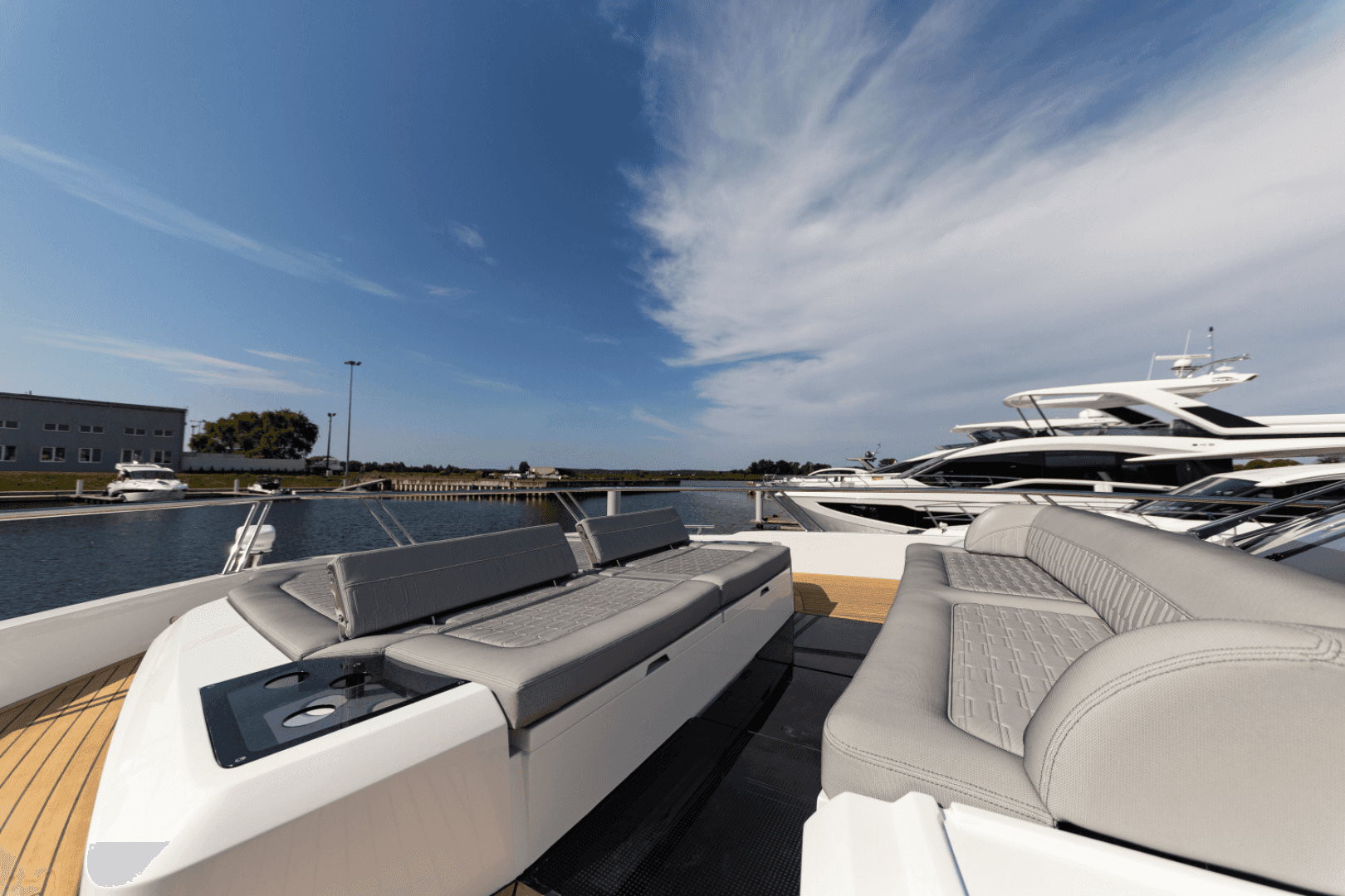 2025 Galeon 560 Fly — photo 71