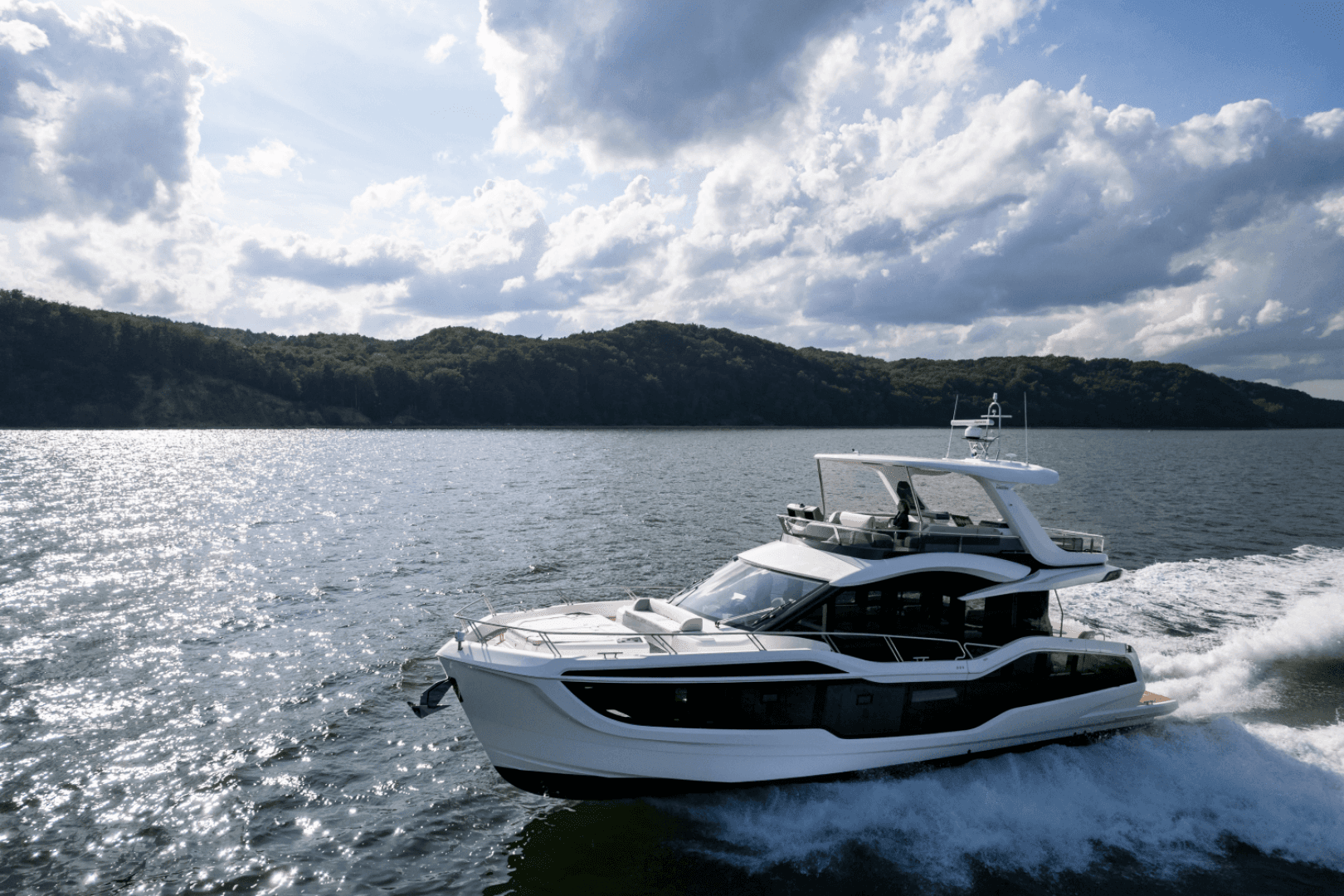 2025 Galeon 560 Fly — photo 14