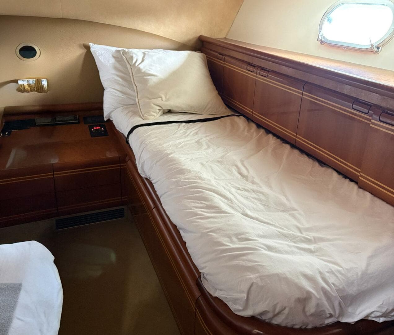 1999 Ferretti Yachts 80 Rph — photo 18