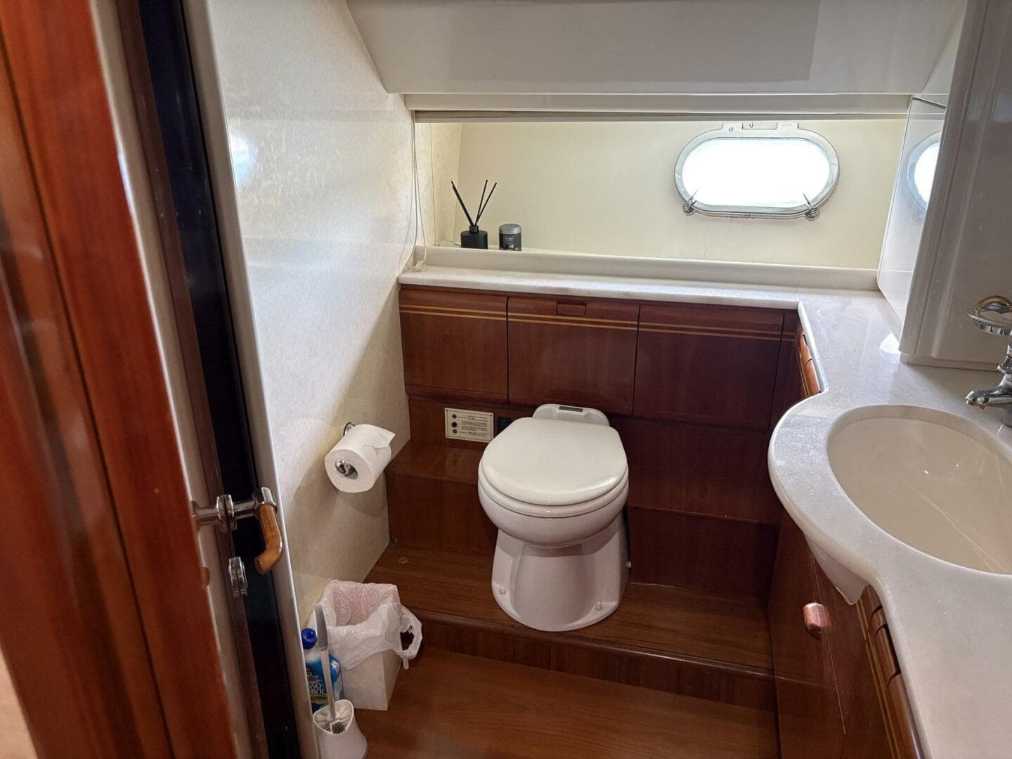 1999 Ferretti Yachts 80 Rph — photo 22