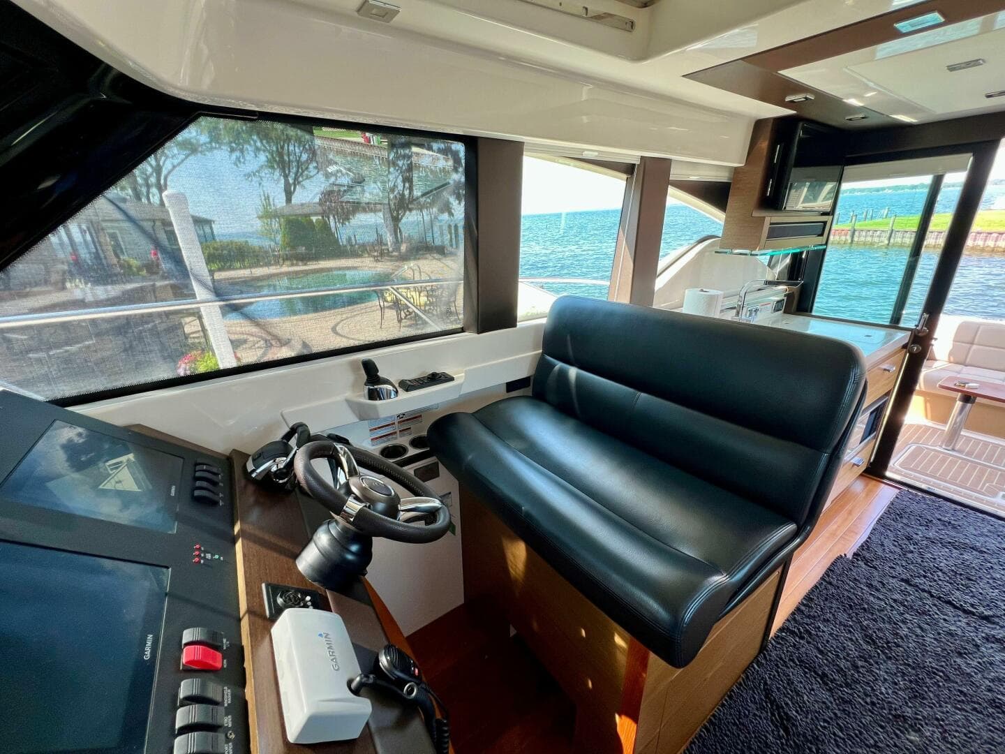 2016 Tiara Yachts 39 Coupe — photo 20