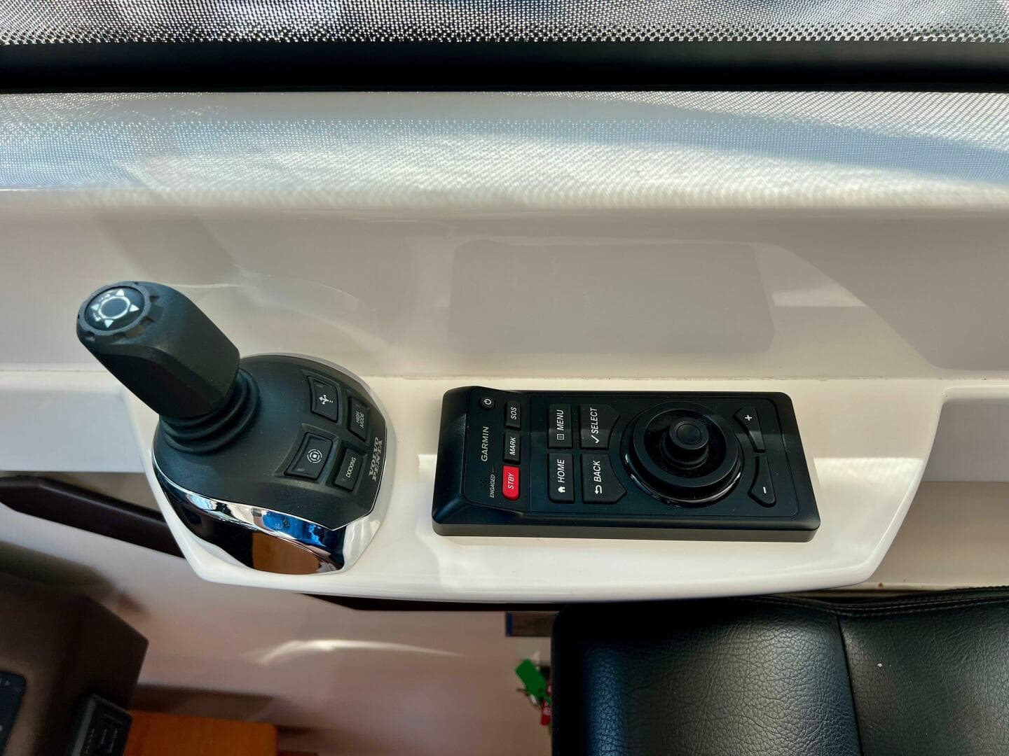 2016 Tiara Yachts 39 Coupe — photo 22