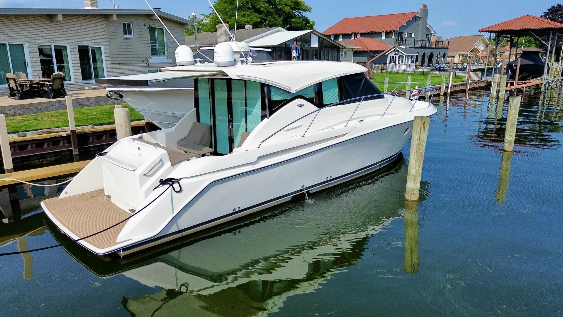 2016 Tiara Yachts 39 Coupe — photo 4