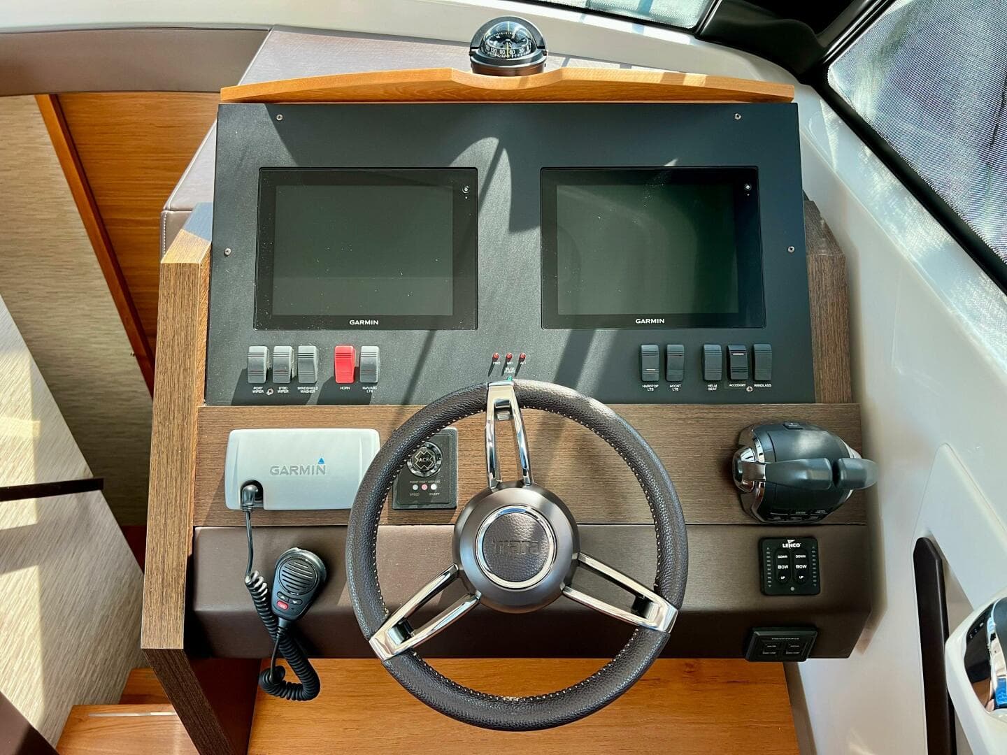 2016 Tiara Yachts 39 Coupe — photo 21