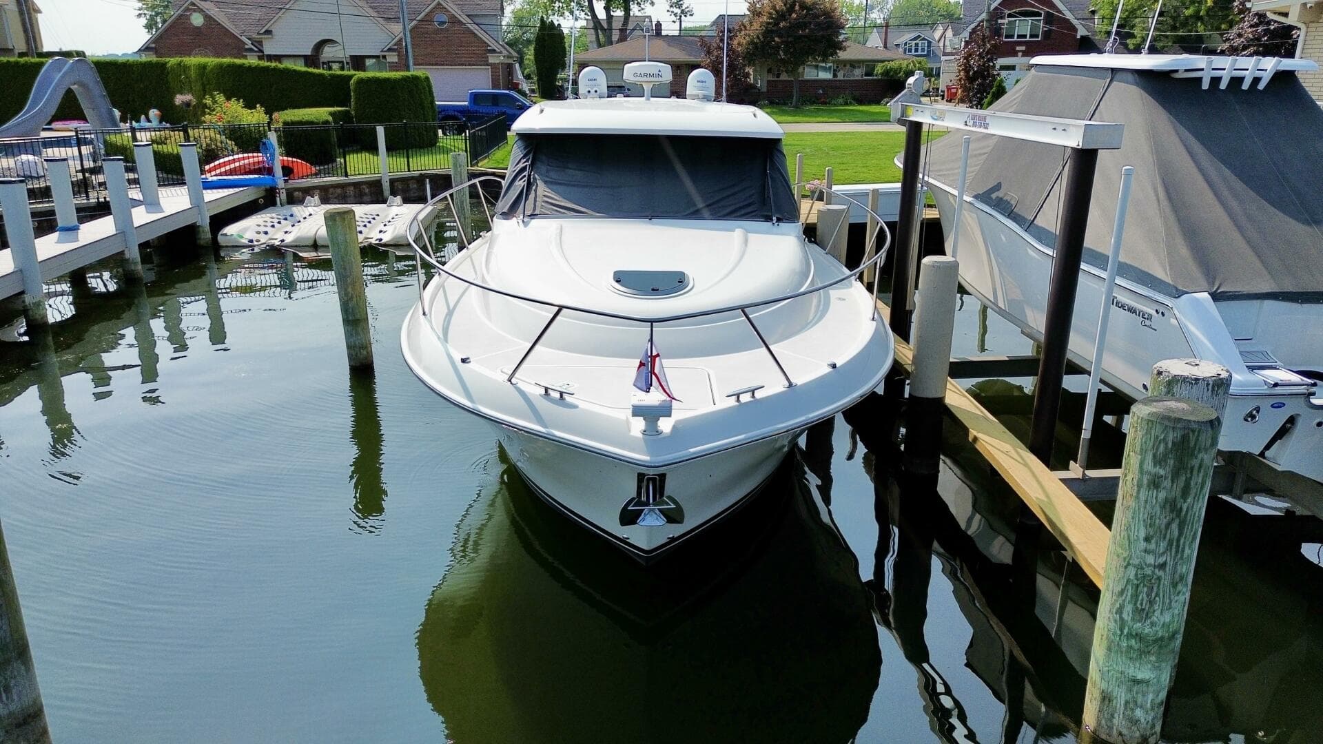 2016 Tiara Yachts 39 Coupe — photo 2