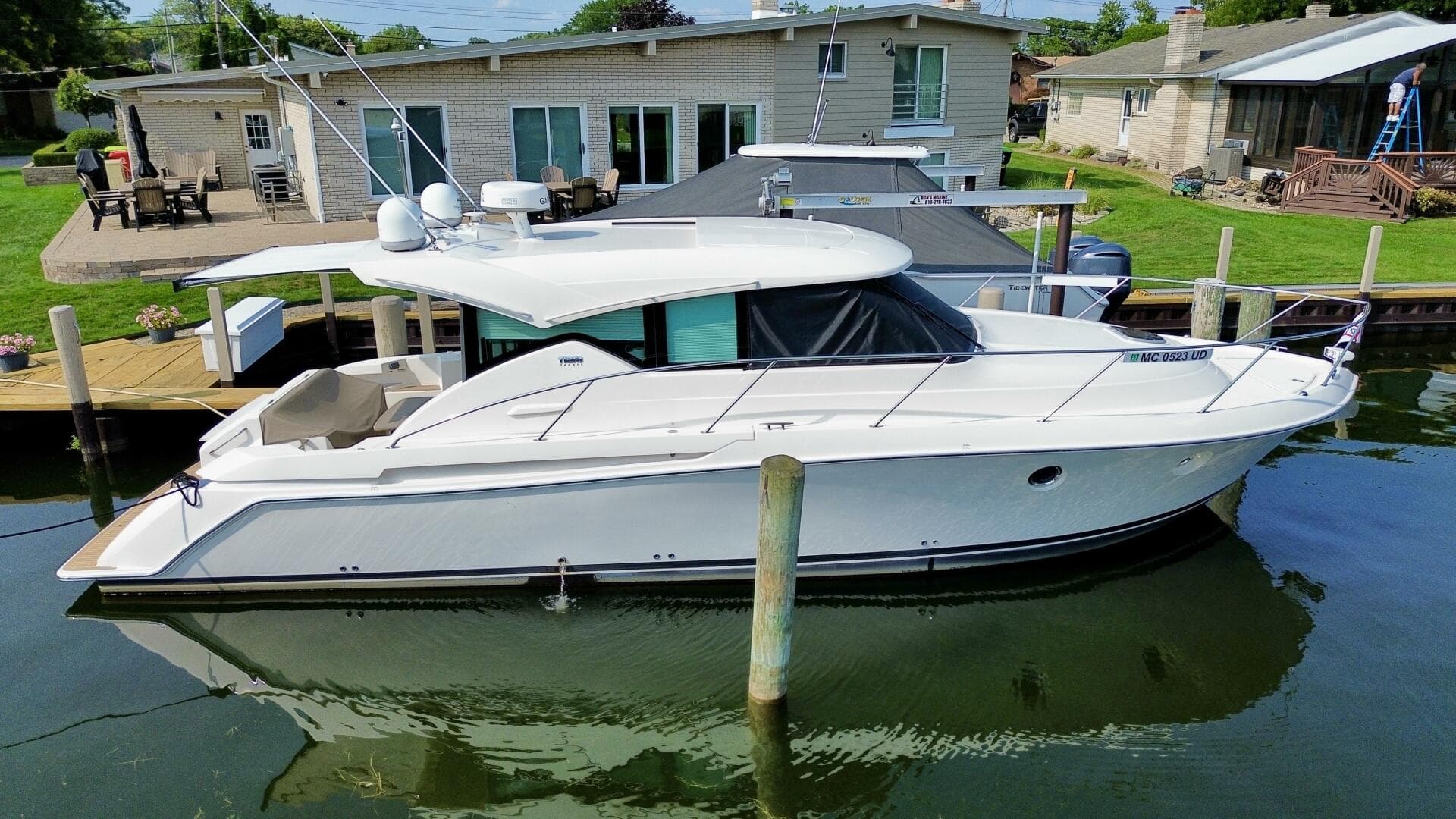 2016 Tiara Yachts 39 Coupe — photo 3