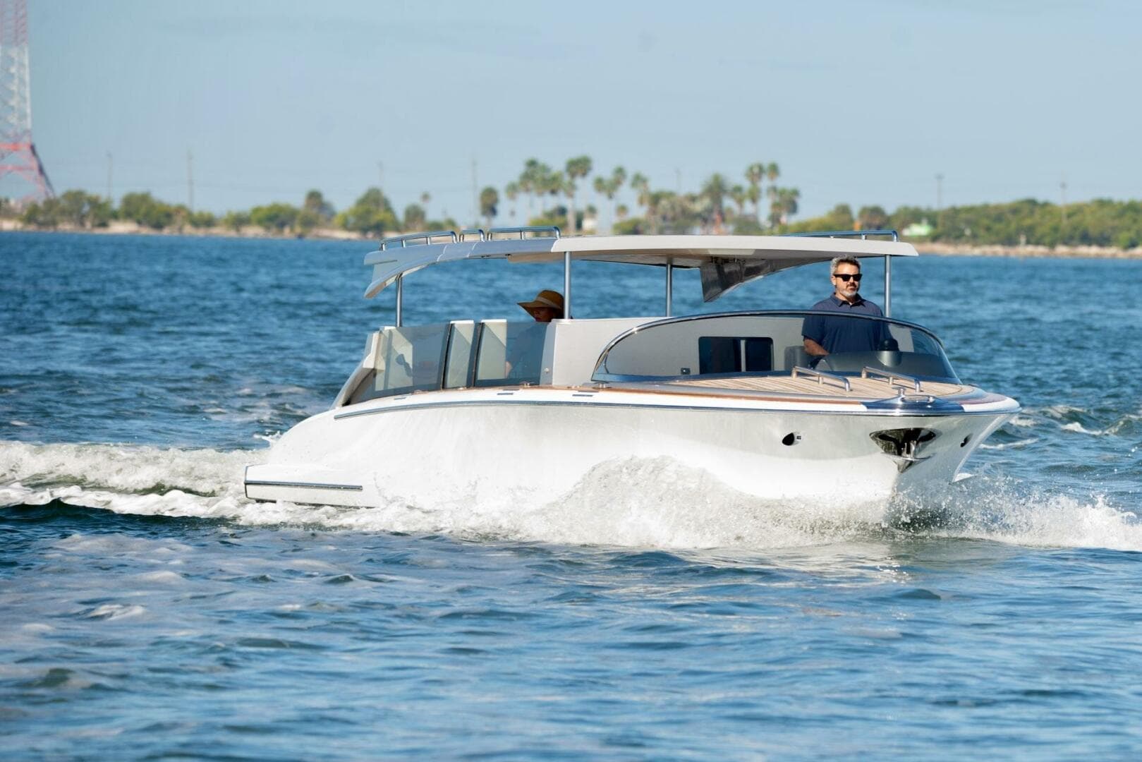 2016 Hodgdon Yachts Venetian Limo — photo 4