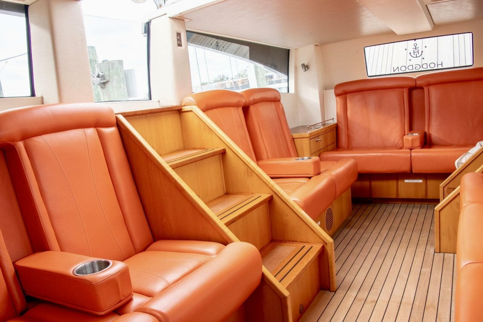 2016 Hodgdon Yachts Venetian Limo — photo 7