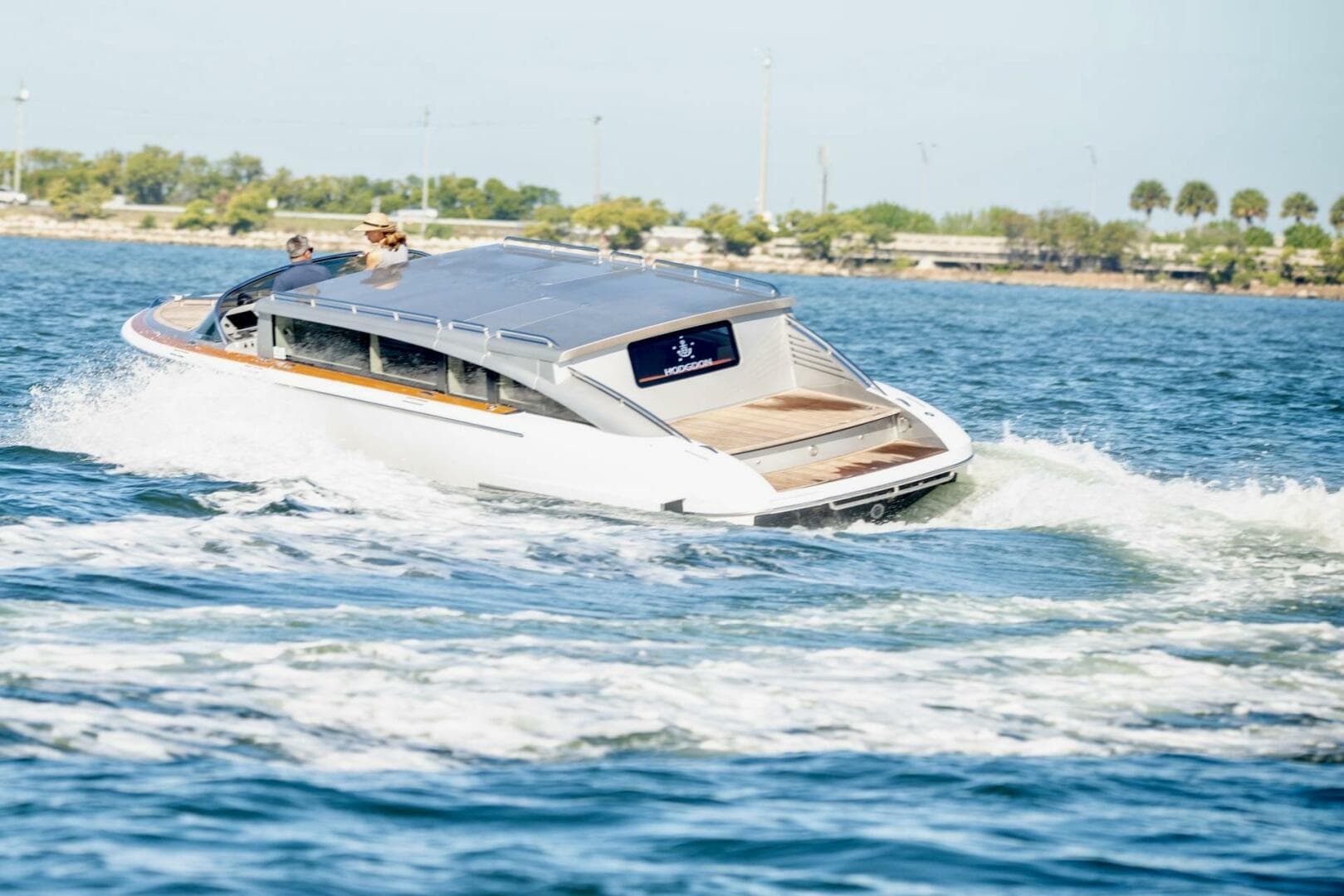 2016 Hodgdon Yachts Venetian Limo — photo 2