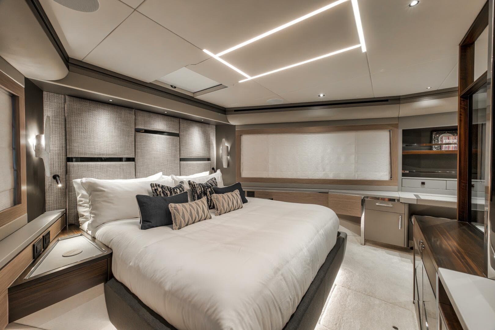 2026 Sunseeker 88 Yacht — photo 86