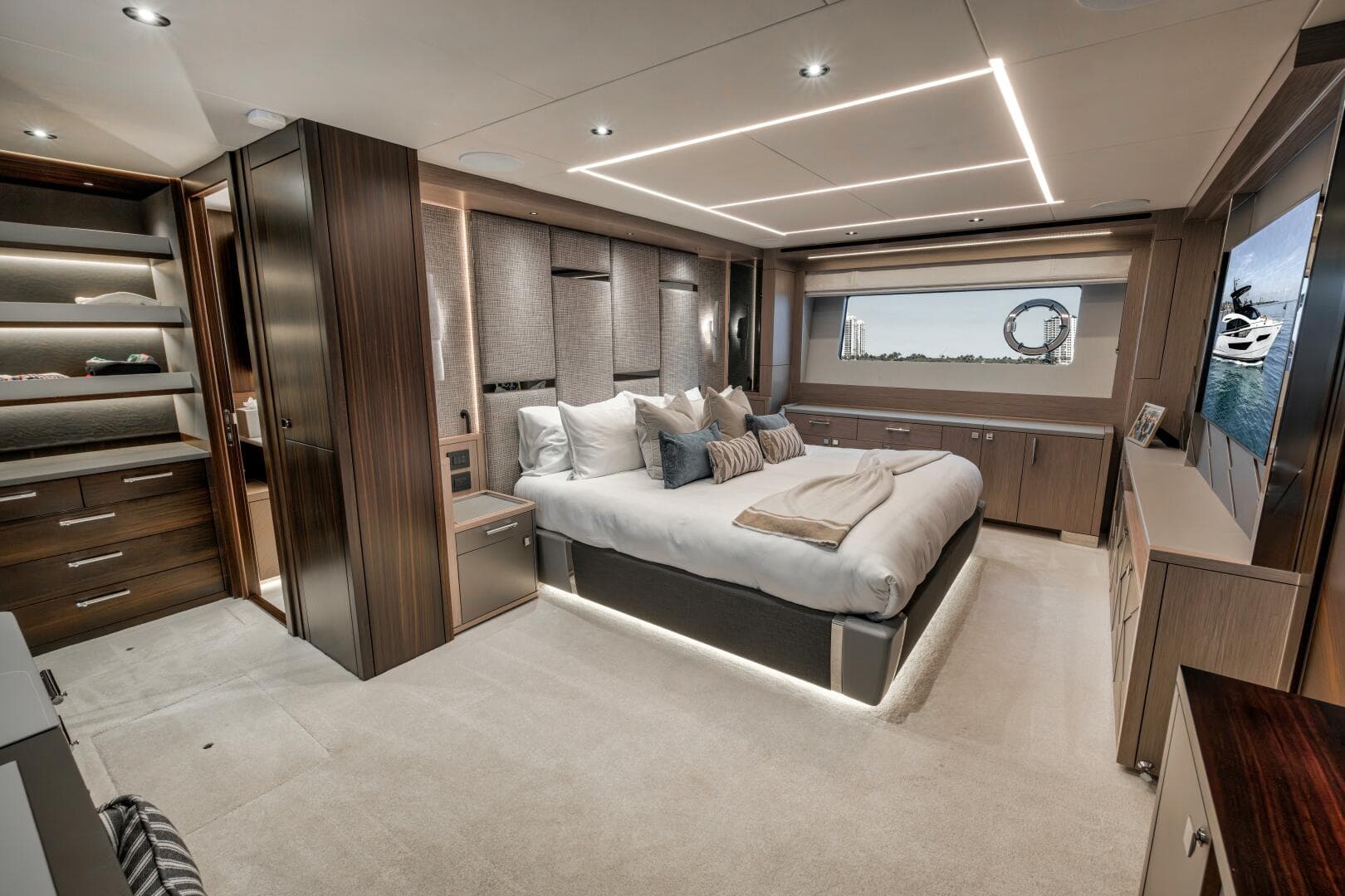 2026 Sunseeker 88 Yacht — photo 54