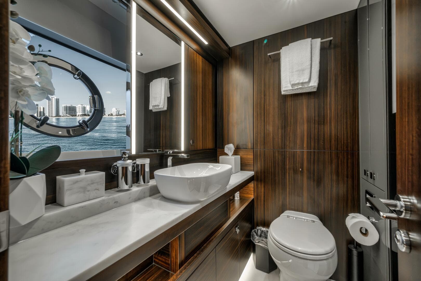 2026 Sunseeker 88 Yacht — photo 70