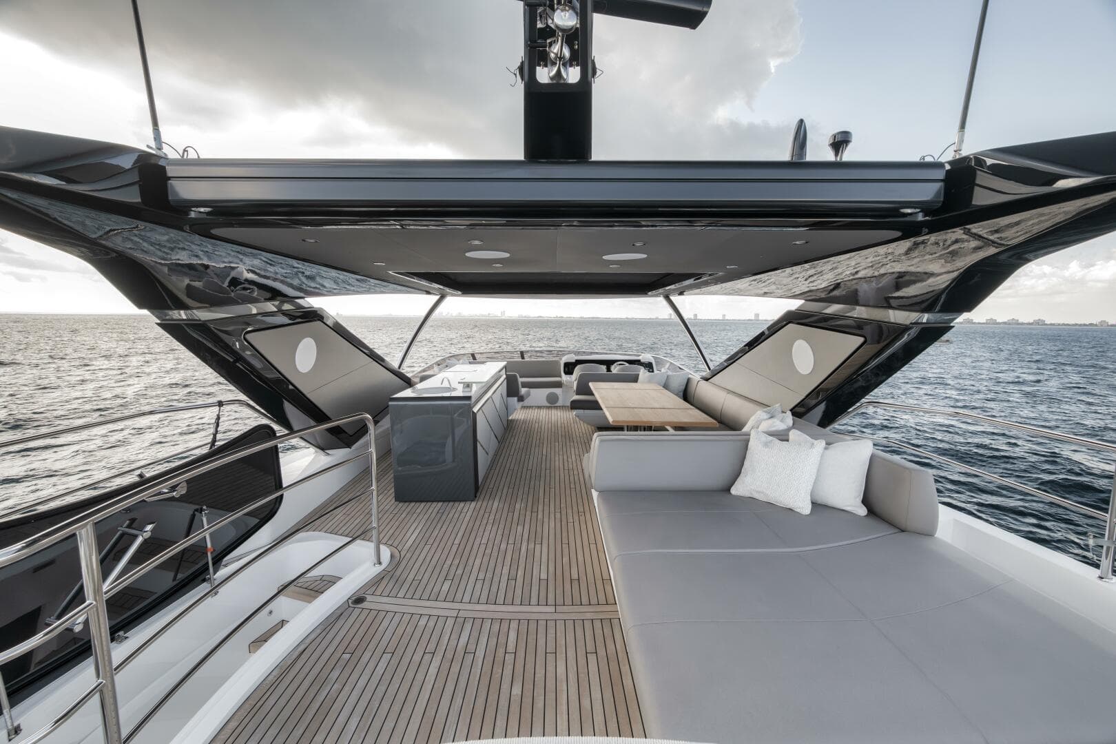 2026 Sunseeker 88 Yacht — photo 94