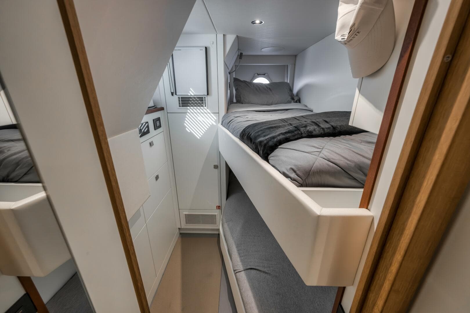 2026 Sunseeker 88 Yacht — photo 107