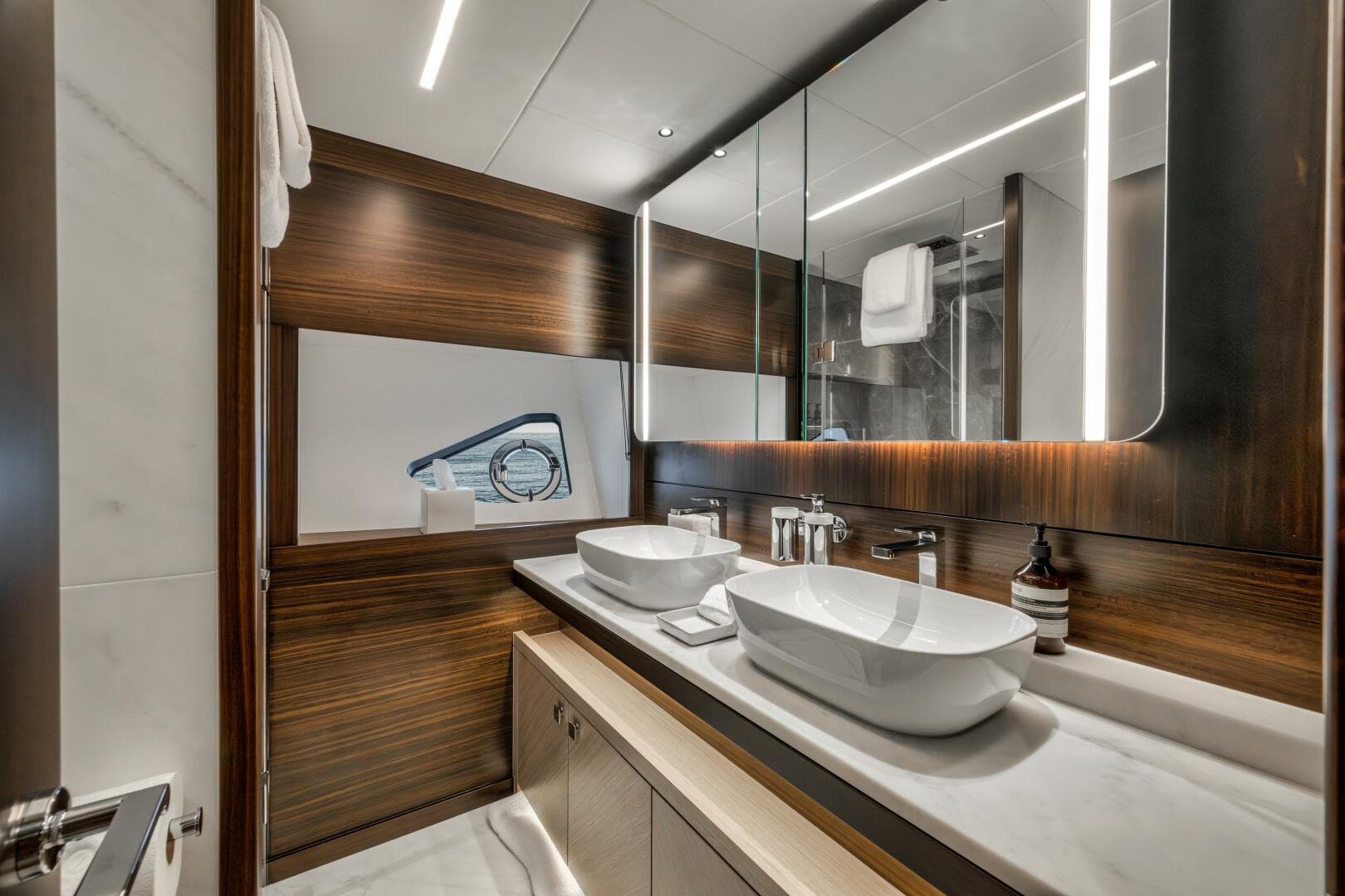 2026 Sunseeker 88 Yacht — photo 74