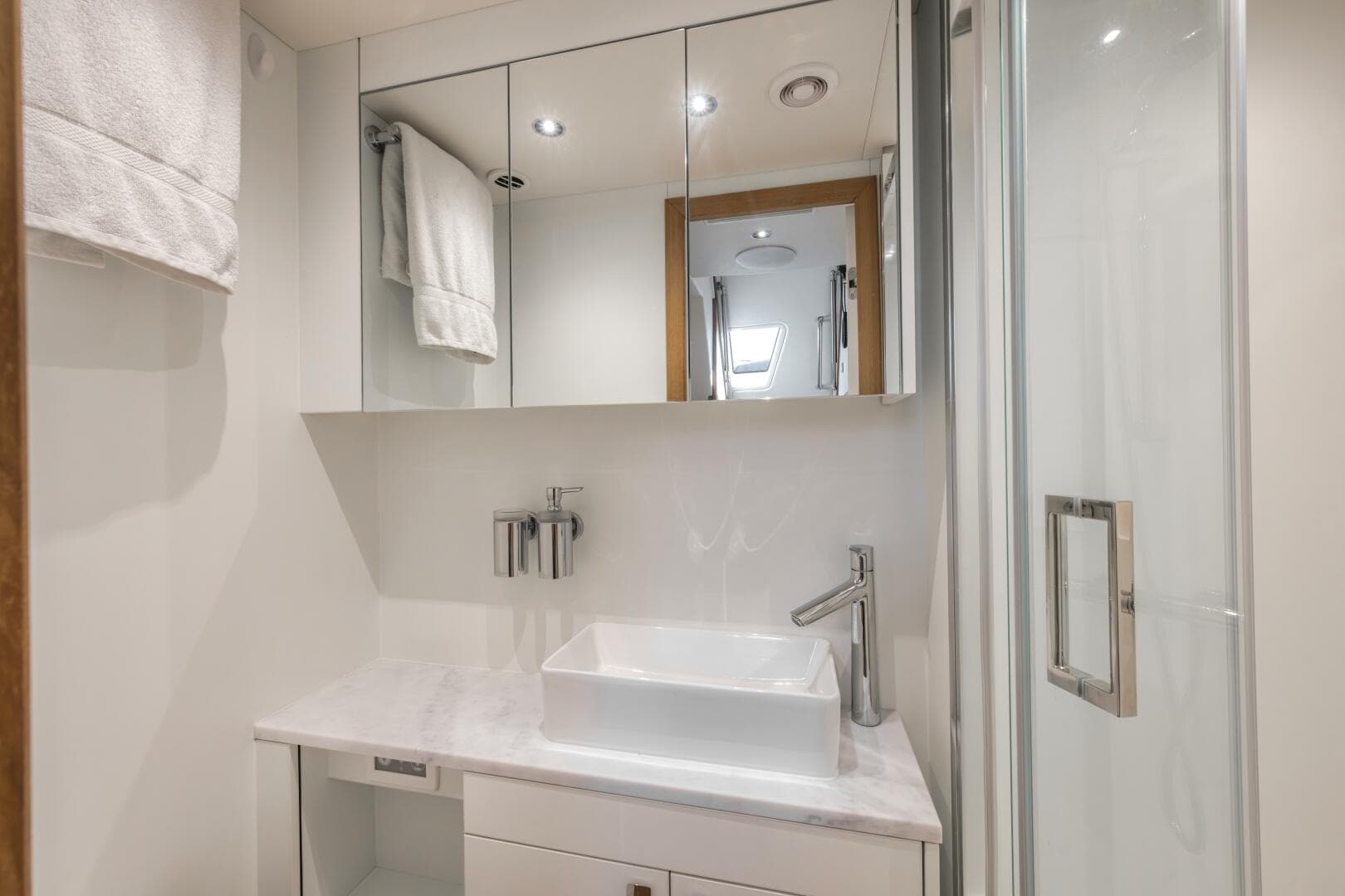 2026 Sunseeker 88 Yacht — photo 112