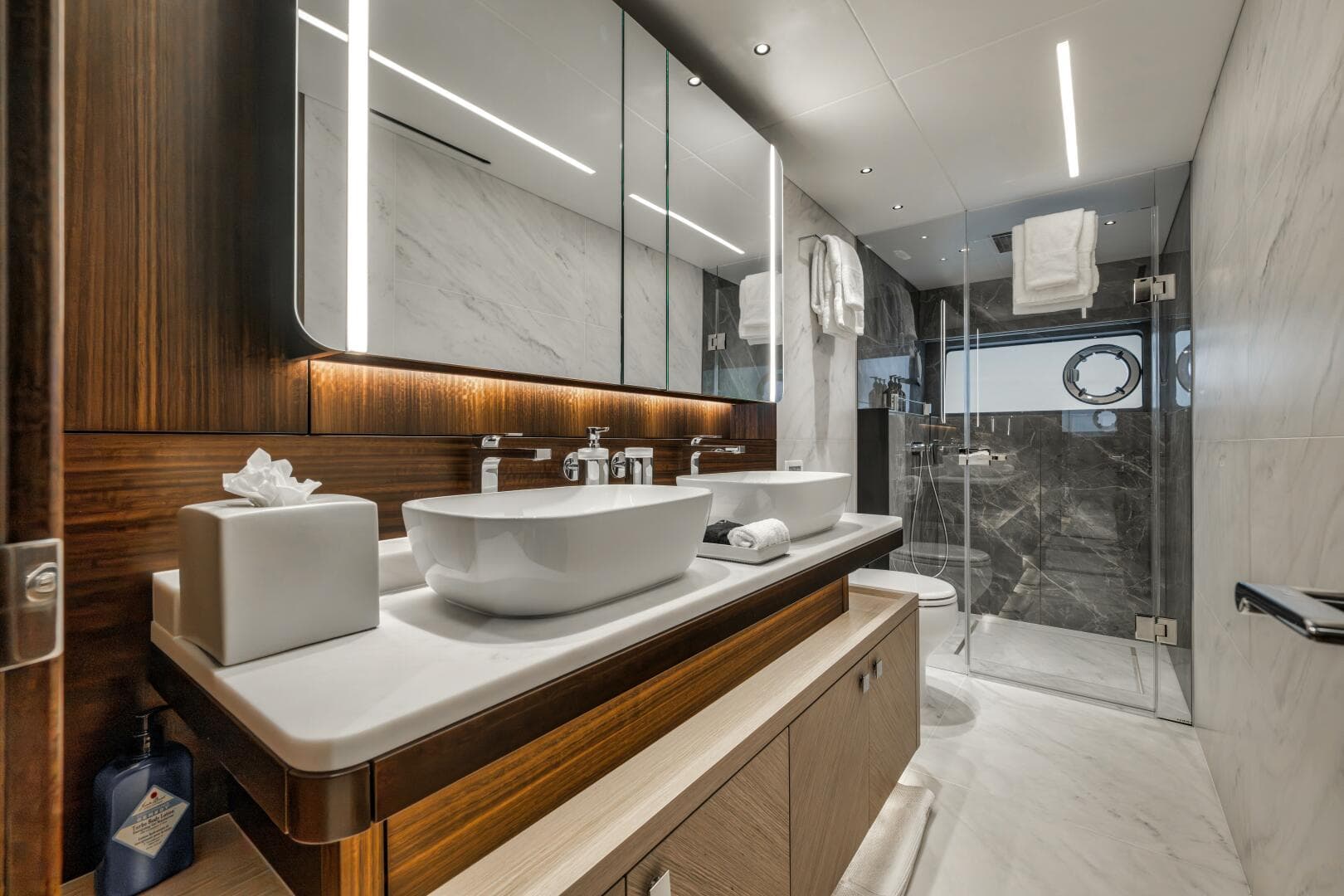 2026 Sunseeker 88 Yacht — photo 57