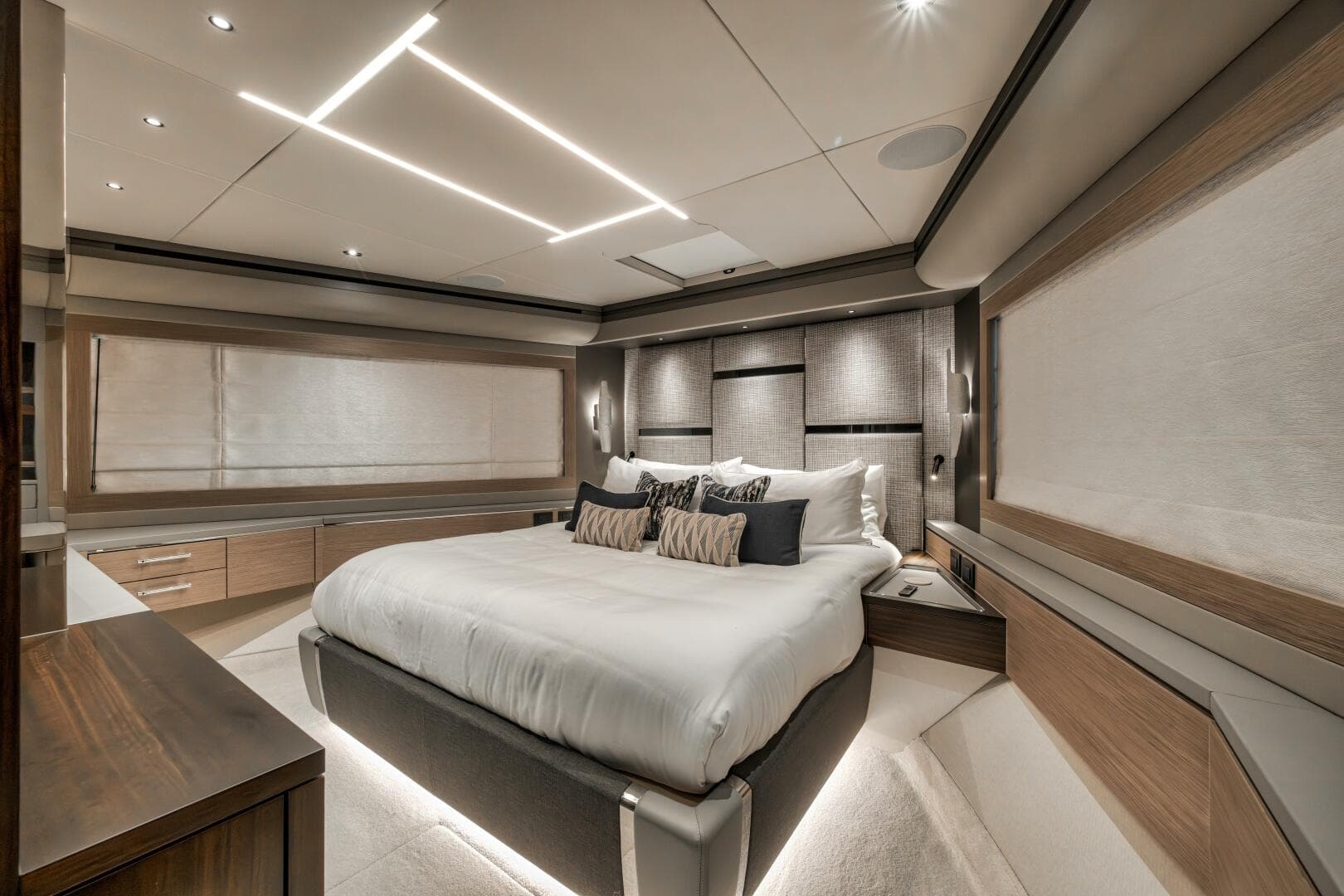 2026 Sunseeker 88 Yacht — photo 85