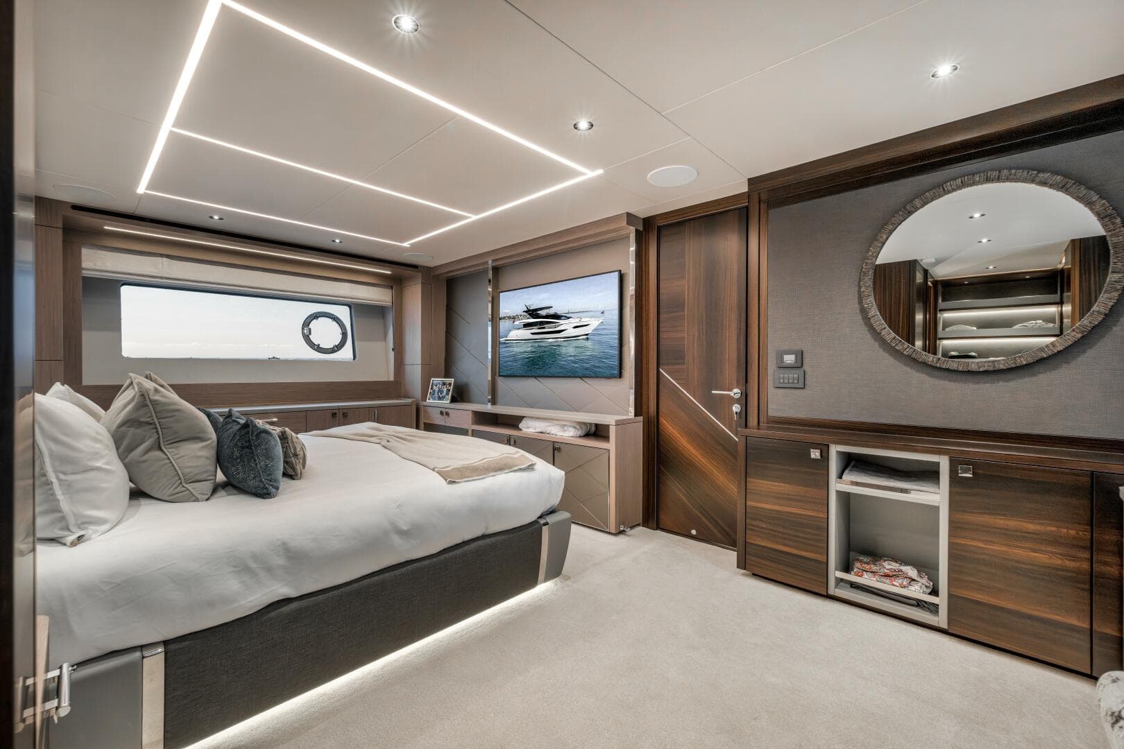 2026 Sunseeker 88 Yacht — photo 50