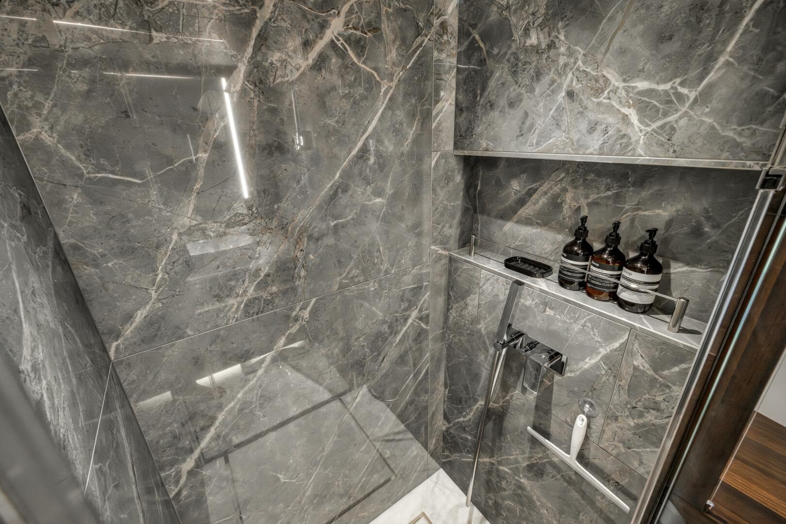 2026 Sunseeker 88 Yacht — photo 73