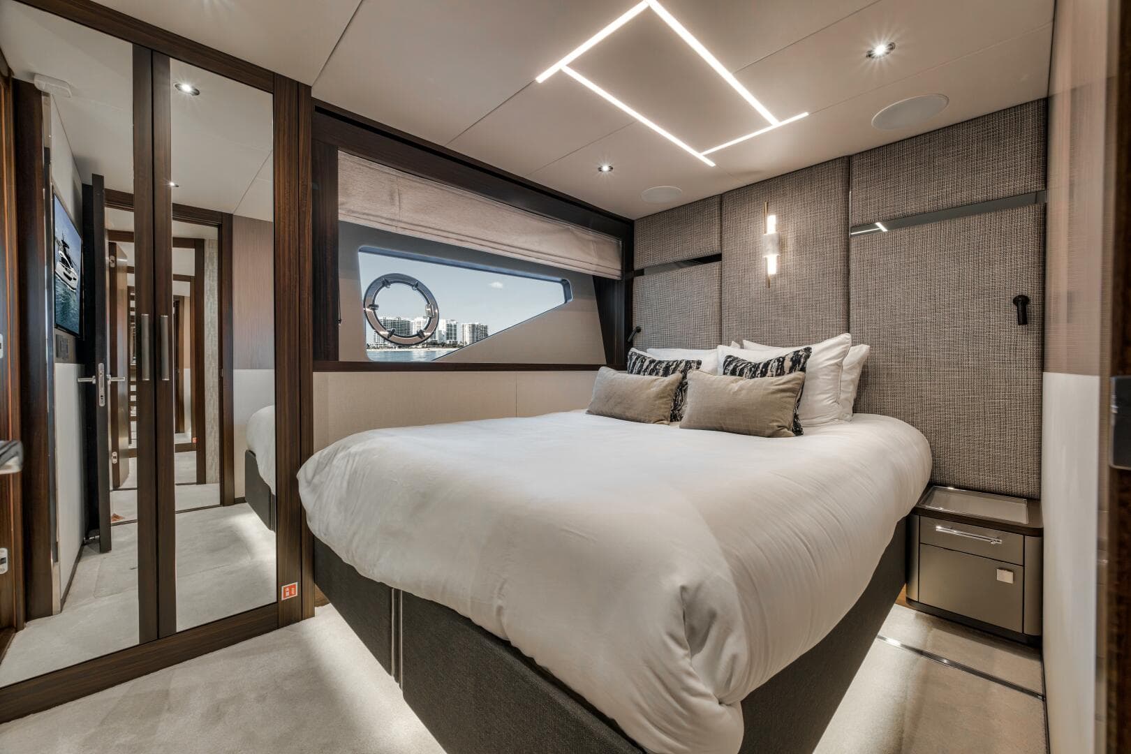 2026 Sunseeker 88 Yacht — photo 60