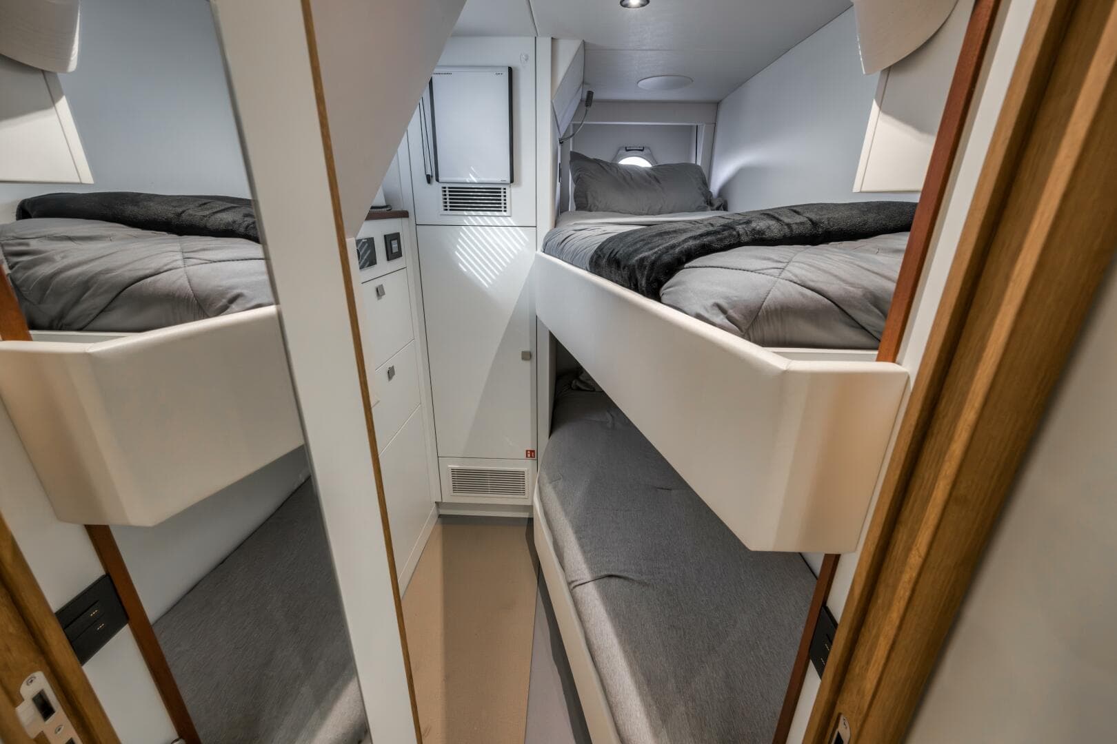 2026 Sunseeker 88 Yacht — photo 109