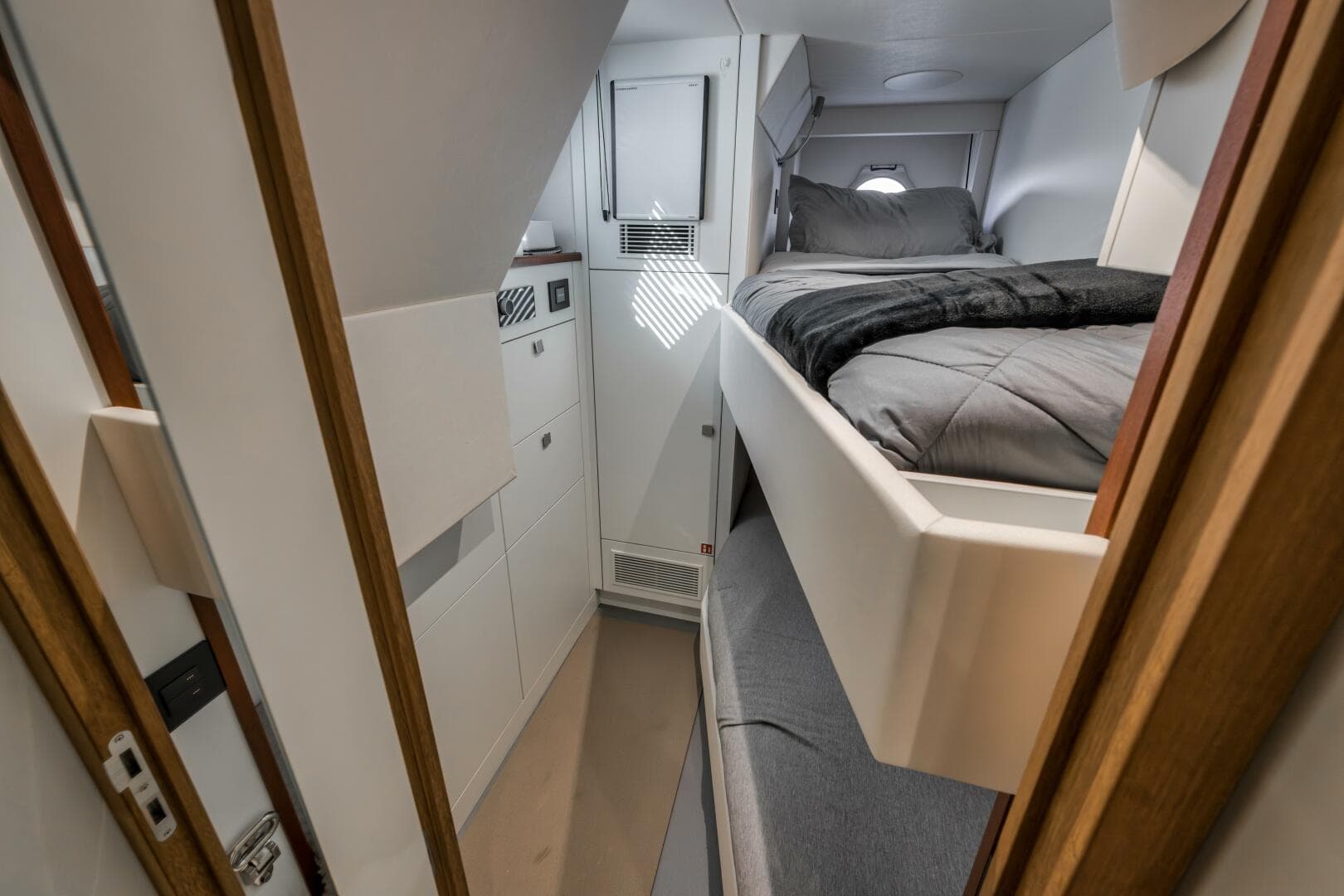 2026 Sunseeker 88 Yacht — photo 108