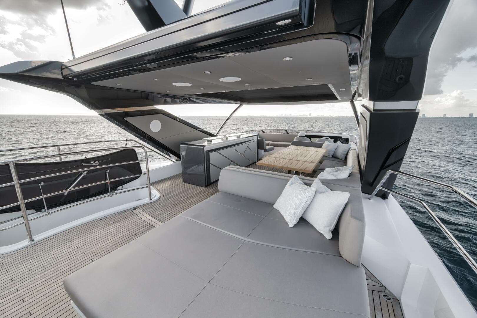 2026 Sunseeker 88 Yacht — photo 95