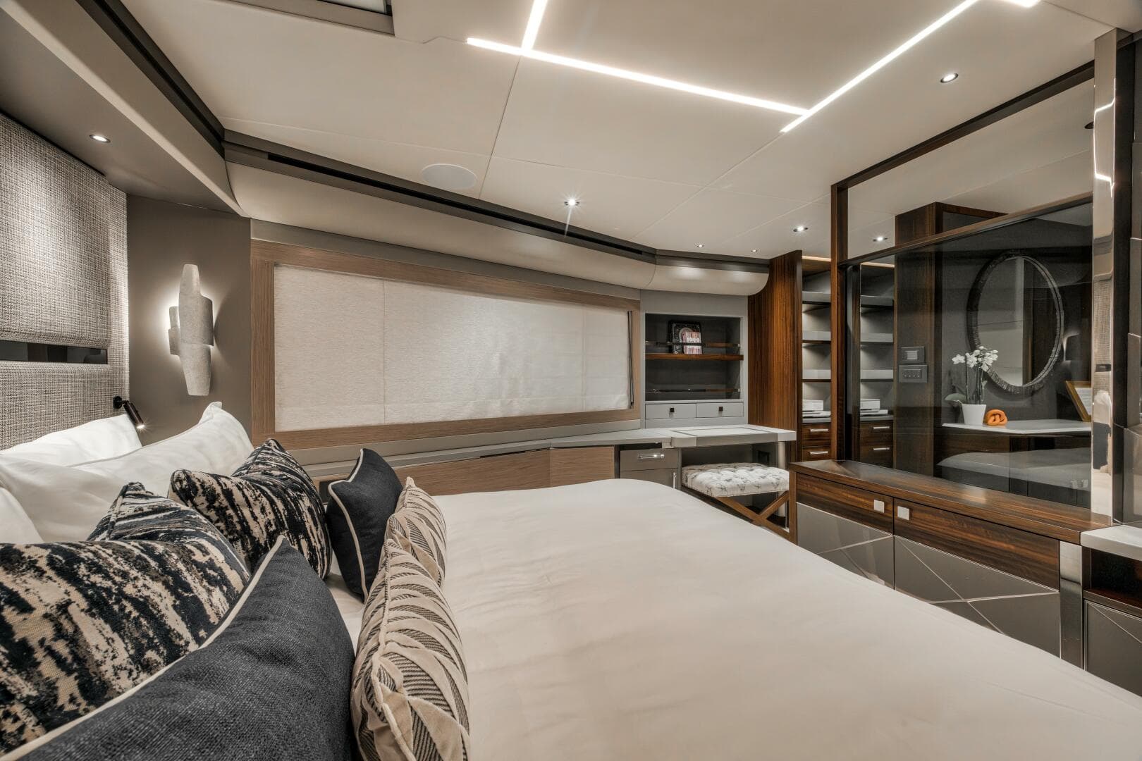 2026 Sunseeker 88 Yacht — photo 87