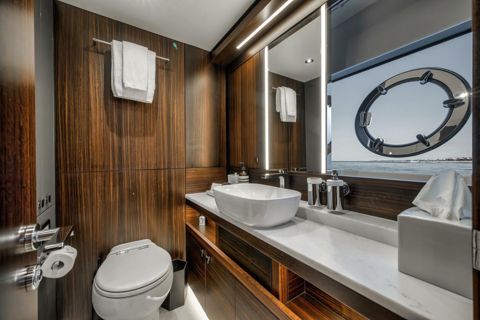 2026 Sunseeker 88 Yacht — photo 62