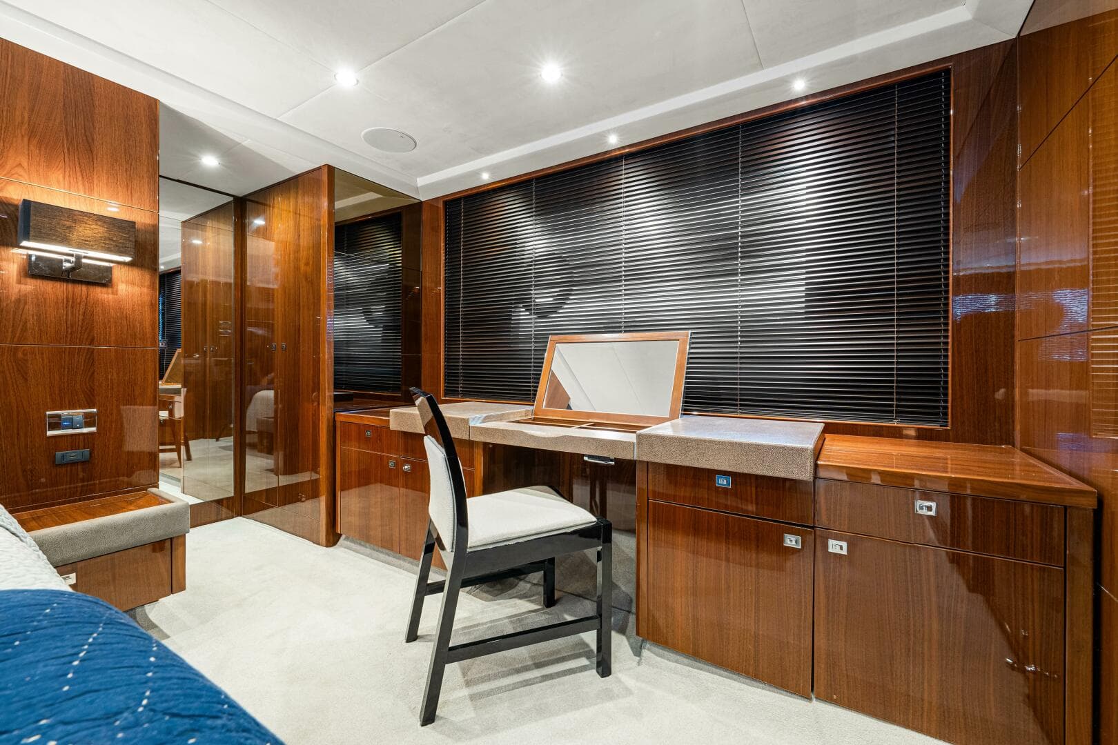 2014 Princess Y72 — photo 138