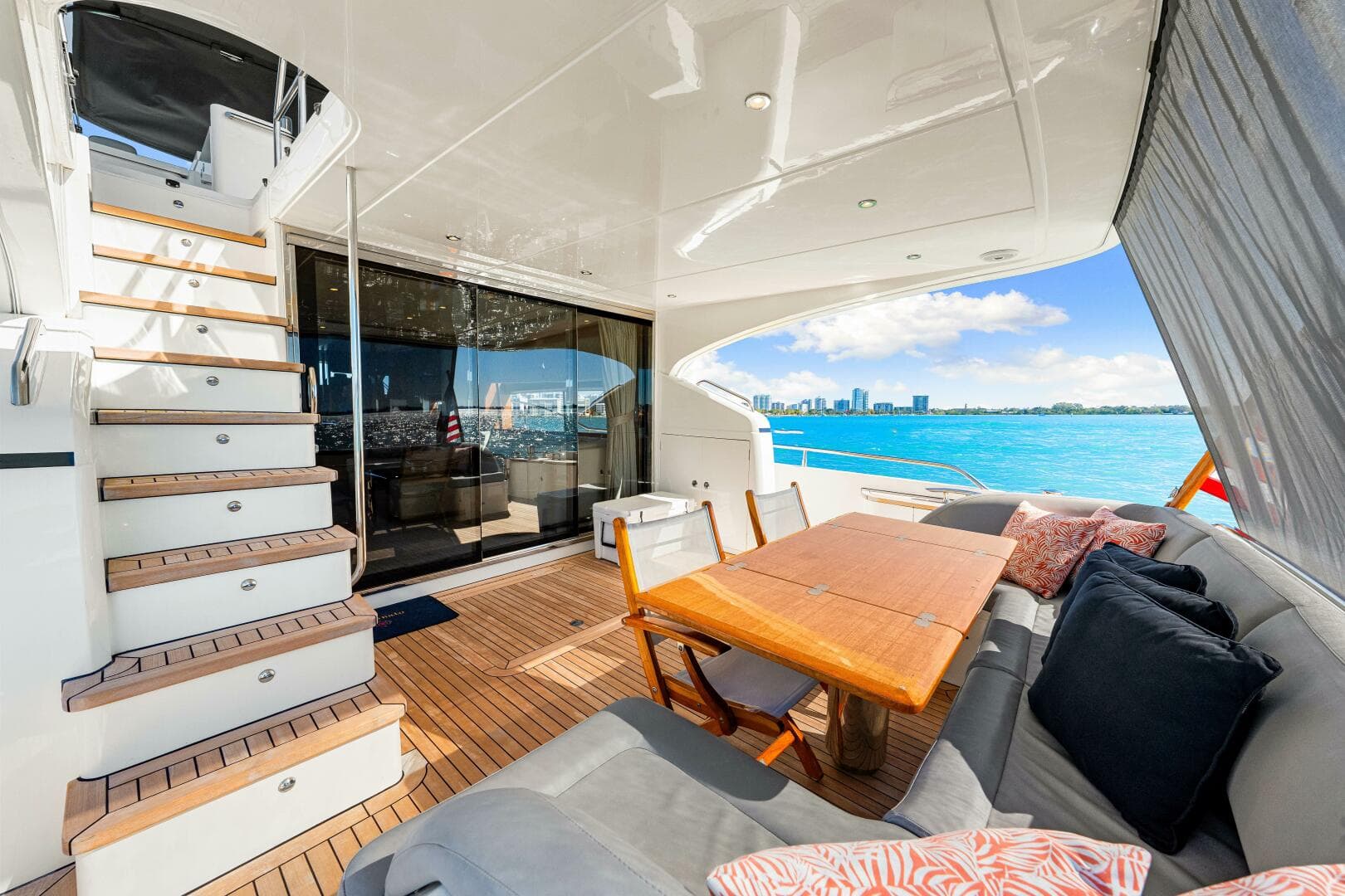 2014 Princess Y72 — photo 82