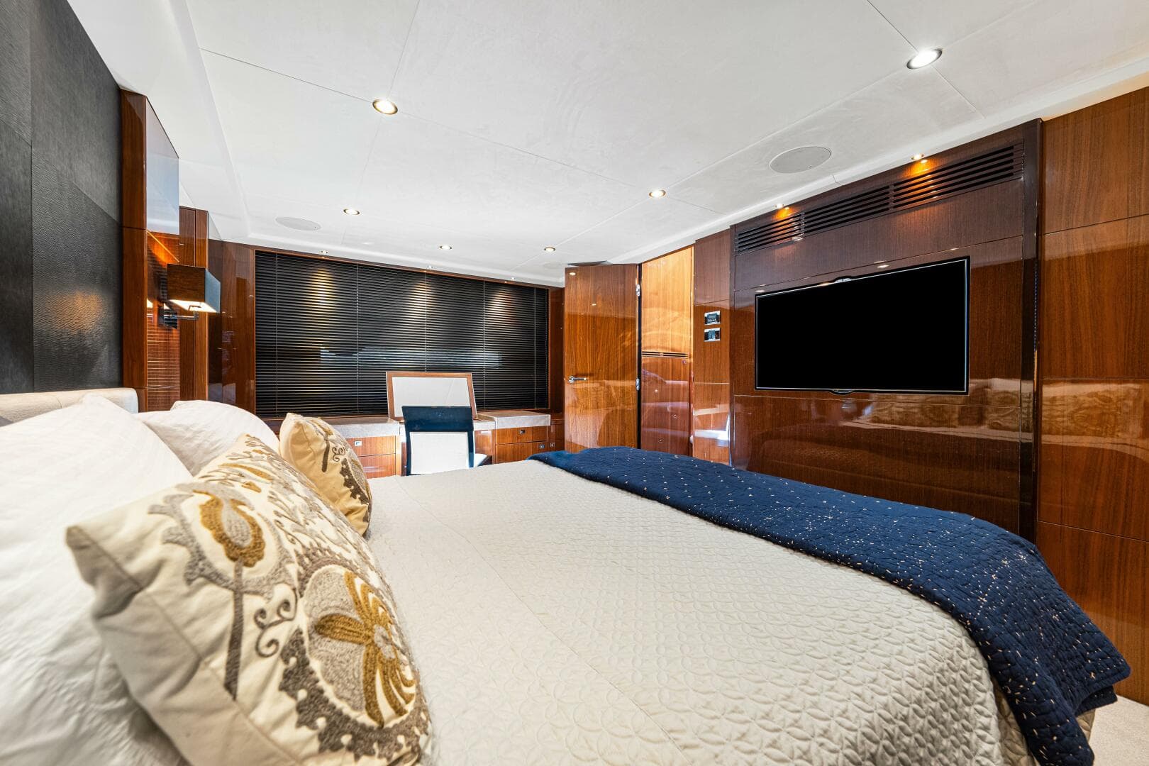 2014 Princess Y72 — photo 137