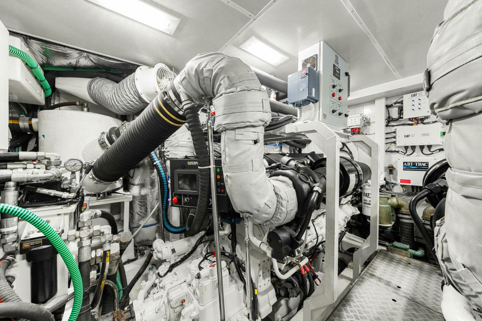 2014 Princess Y72 — photo 157