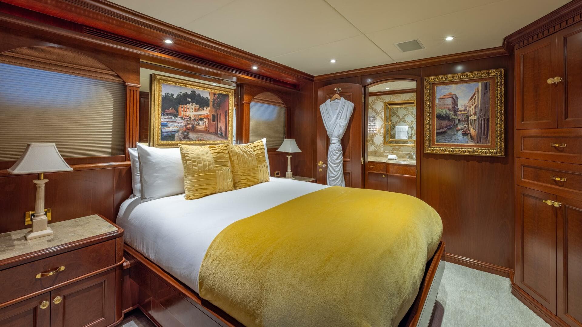 2001 Trinity Yachts Tri-Deck — photo 14