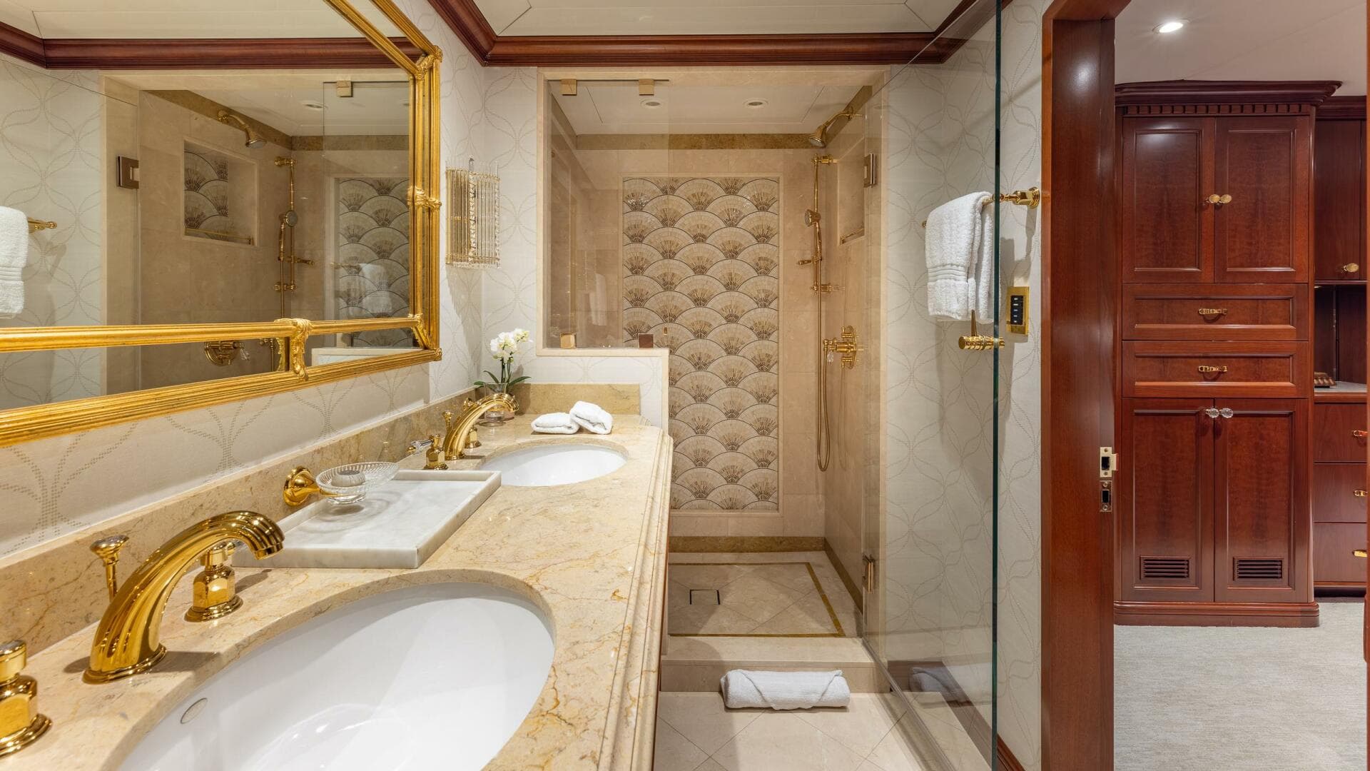 2001 Trinity Yachts Tri-Deck — photo 15