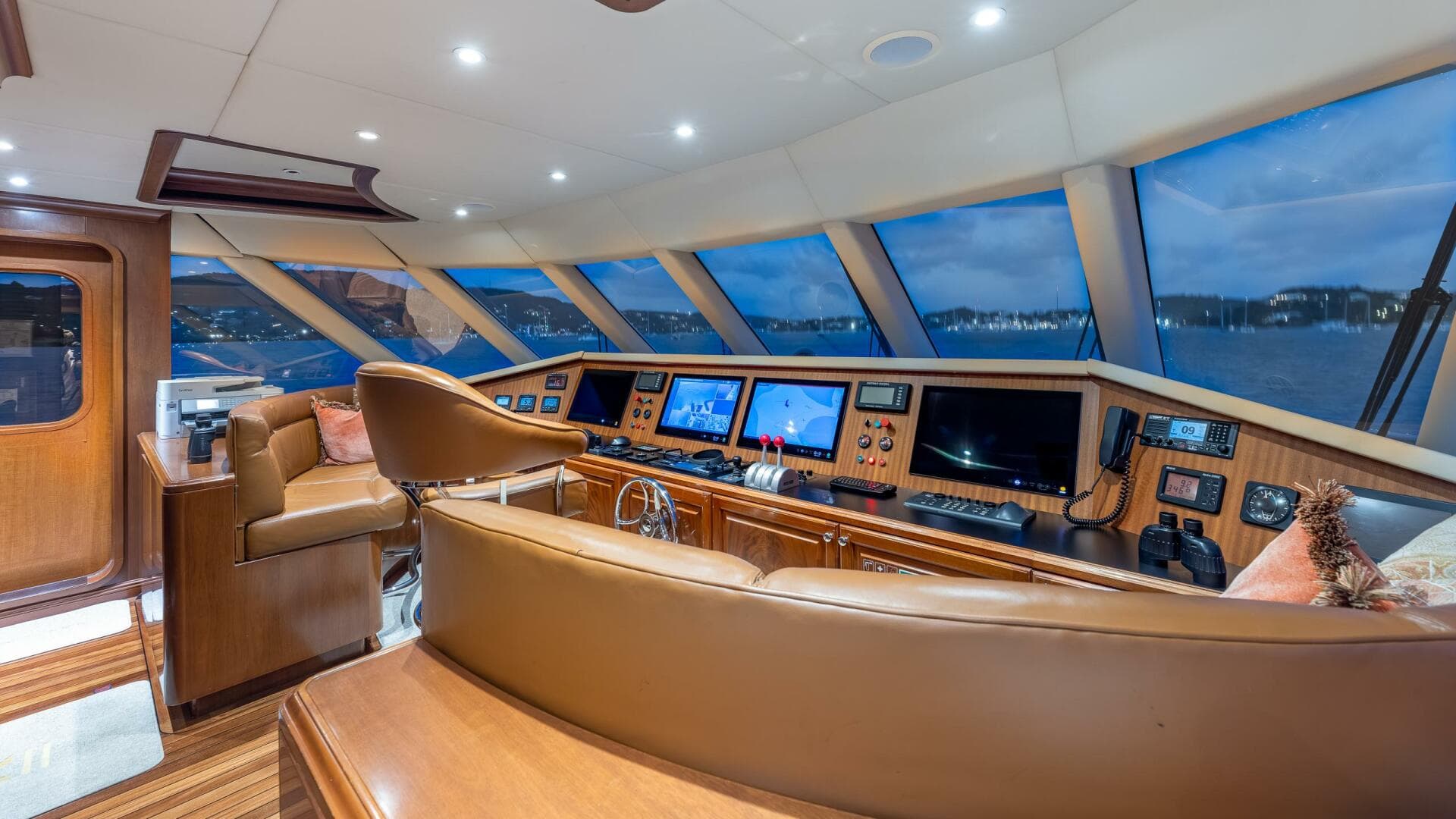 2001 Trinity Yachts Tri-Deck — photo 19