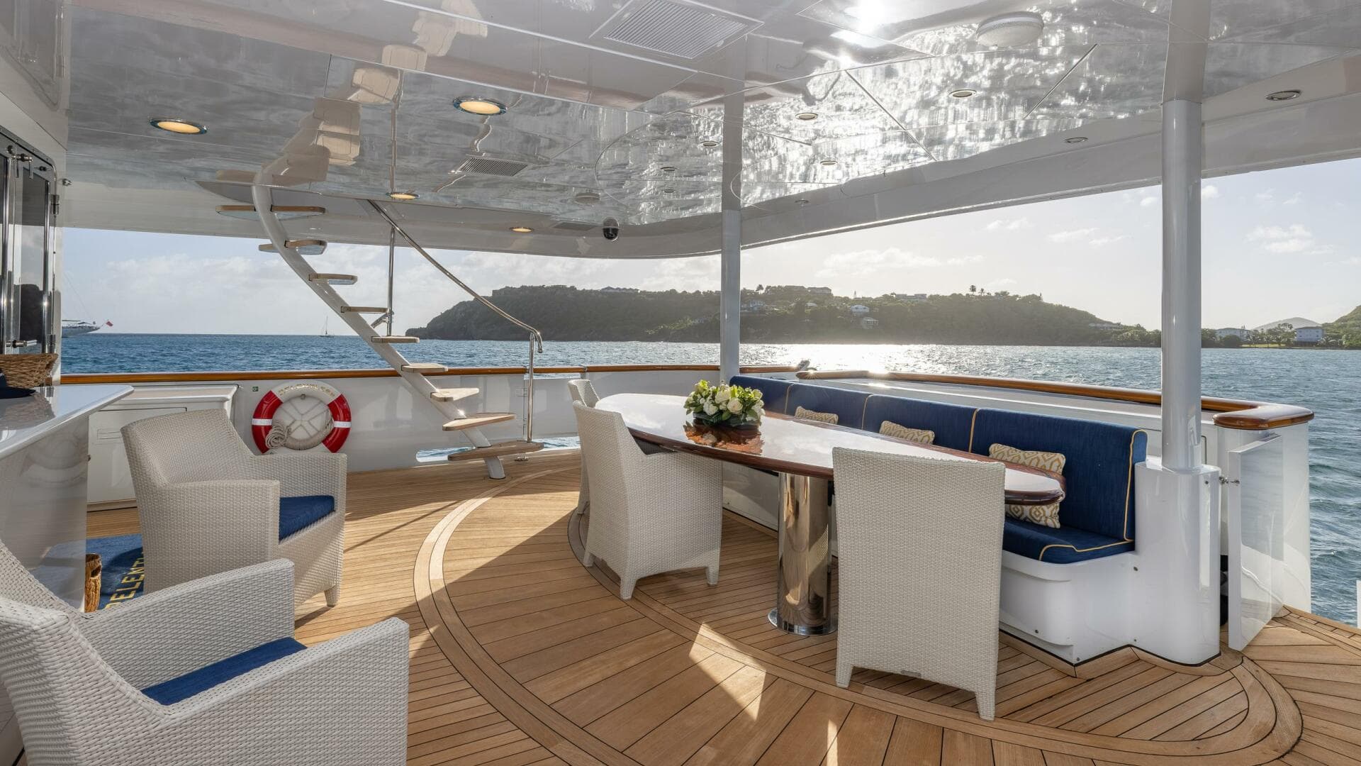 2001 Trinity Yachts Tri-Deck — photo 34