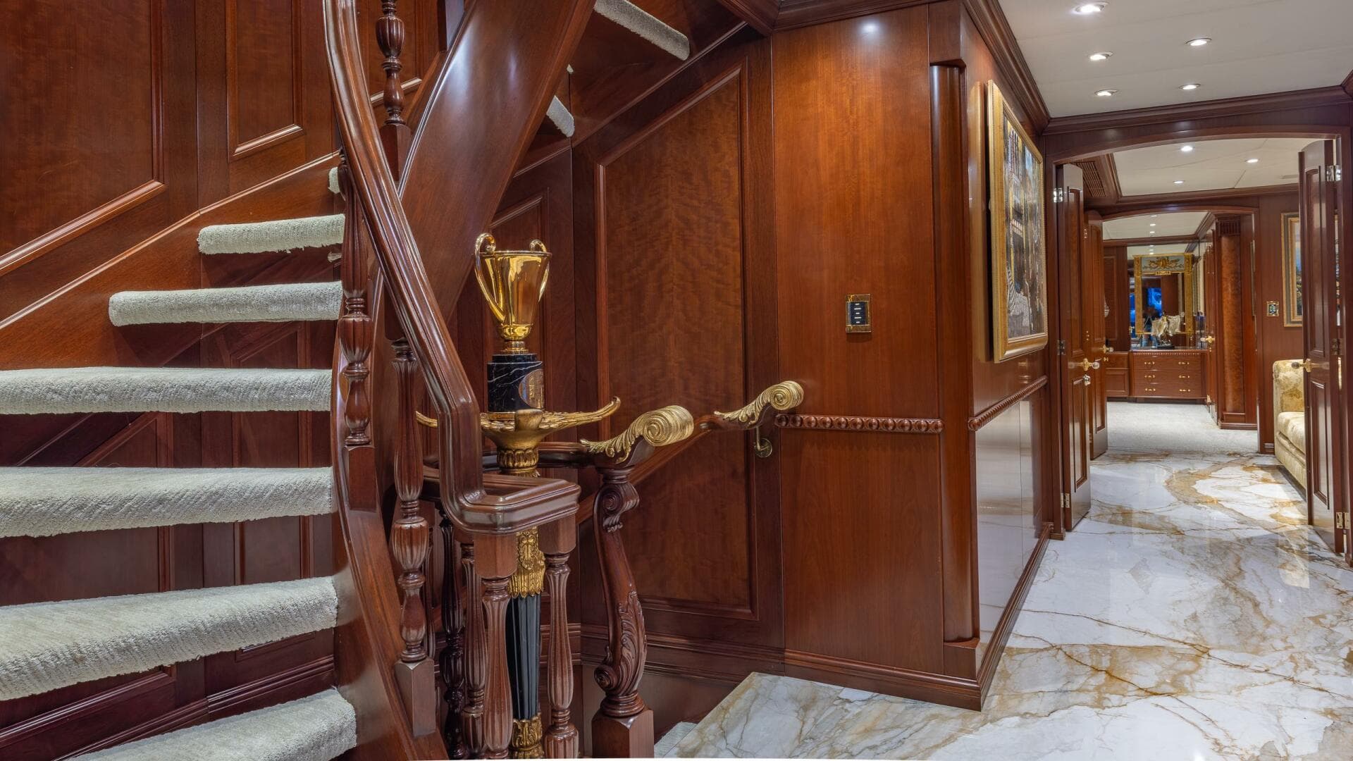 2001 Trinity Yachts Tri-Deck — photo 17