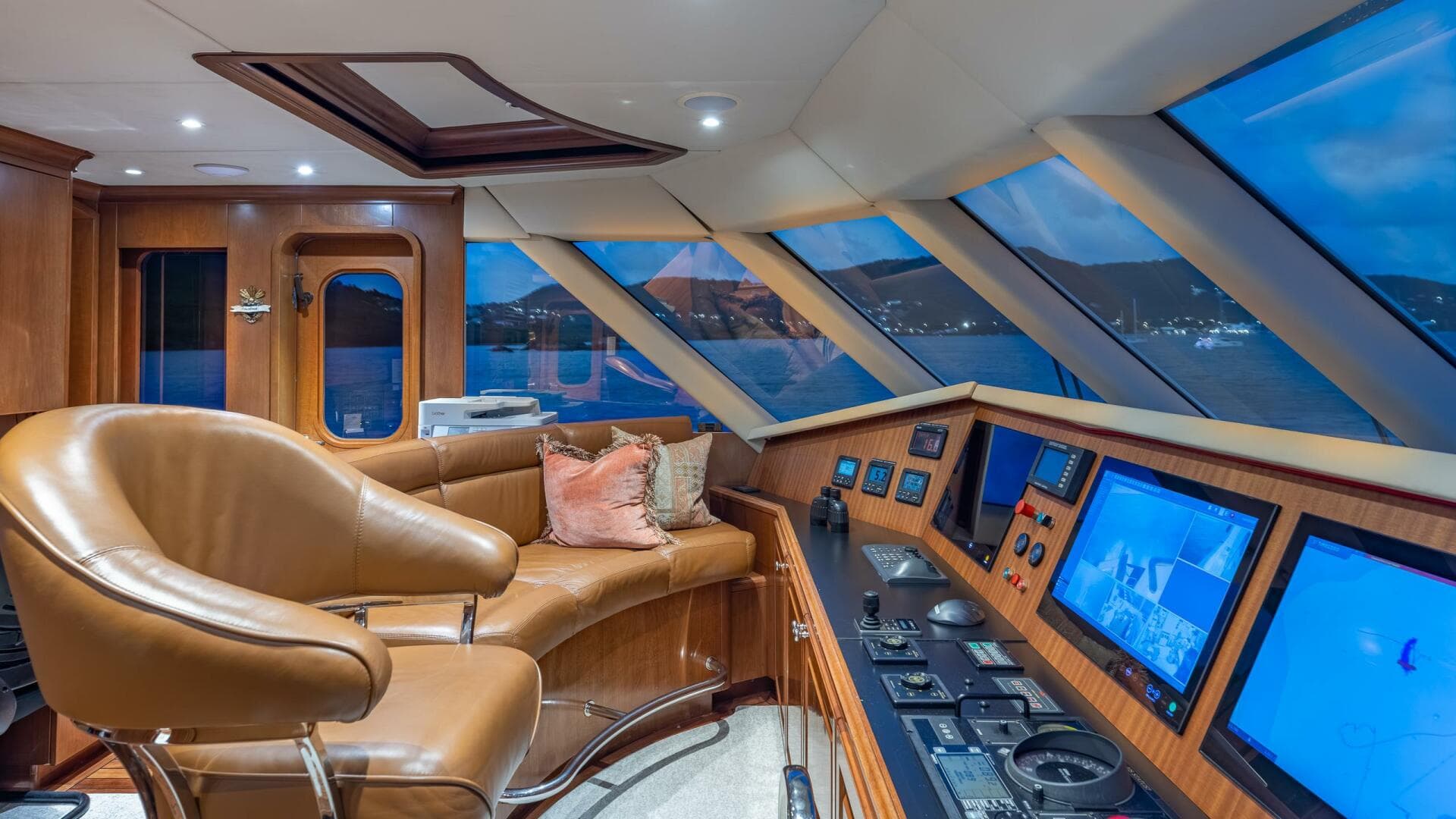 2001 Trinity Yachts Tri-Deck — photo 18