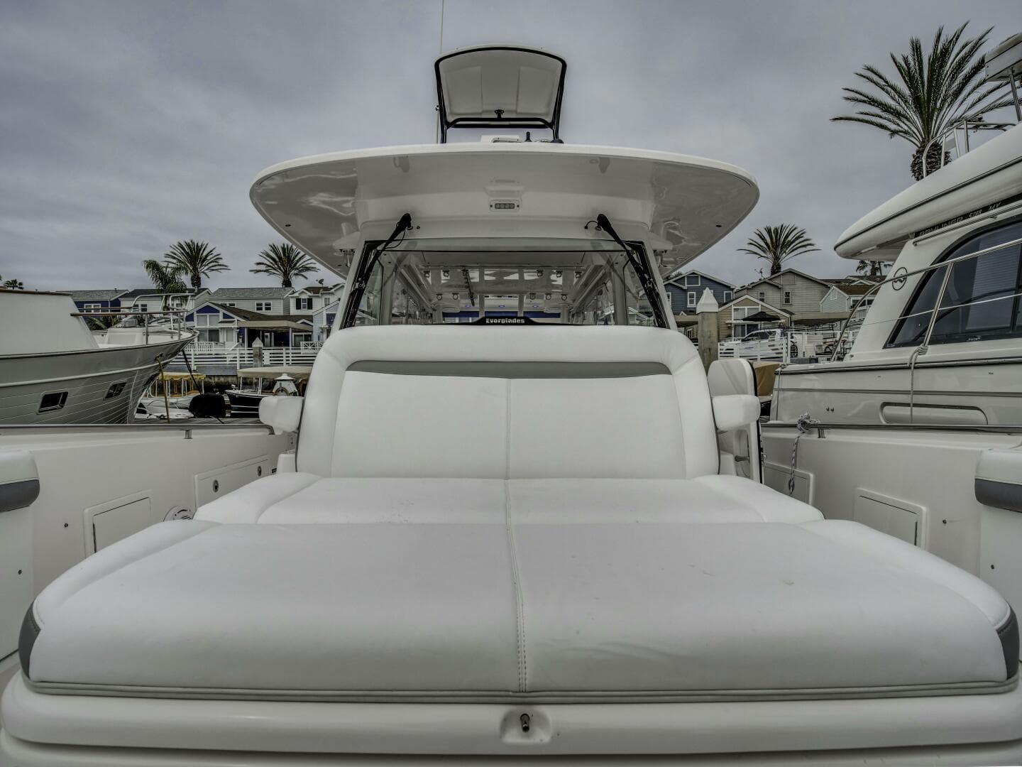 2015 Everglades 435 Center Console — photo 17