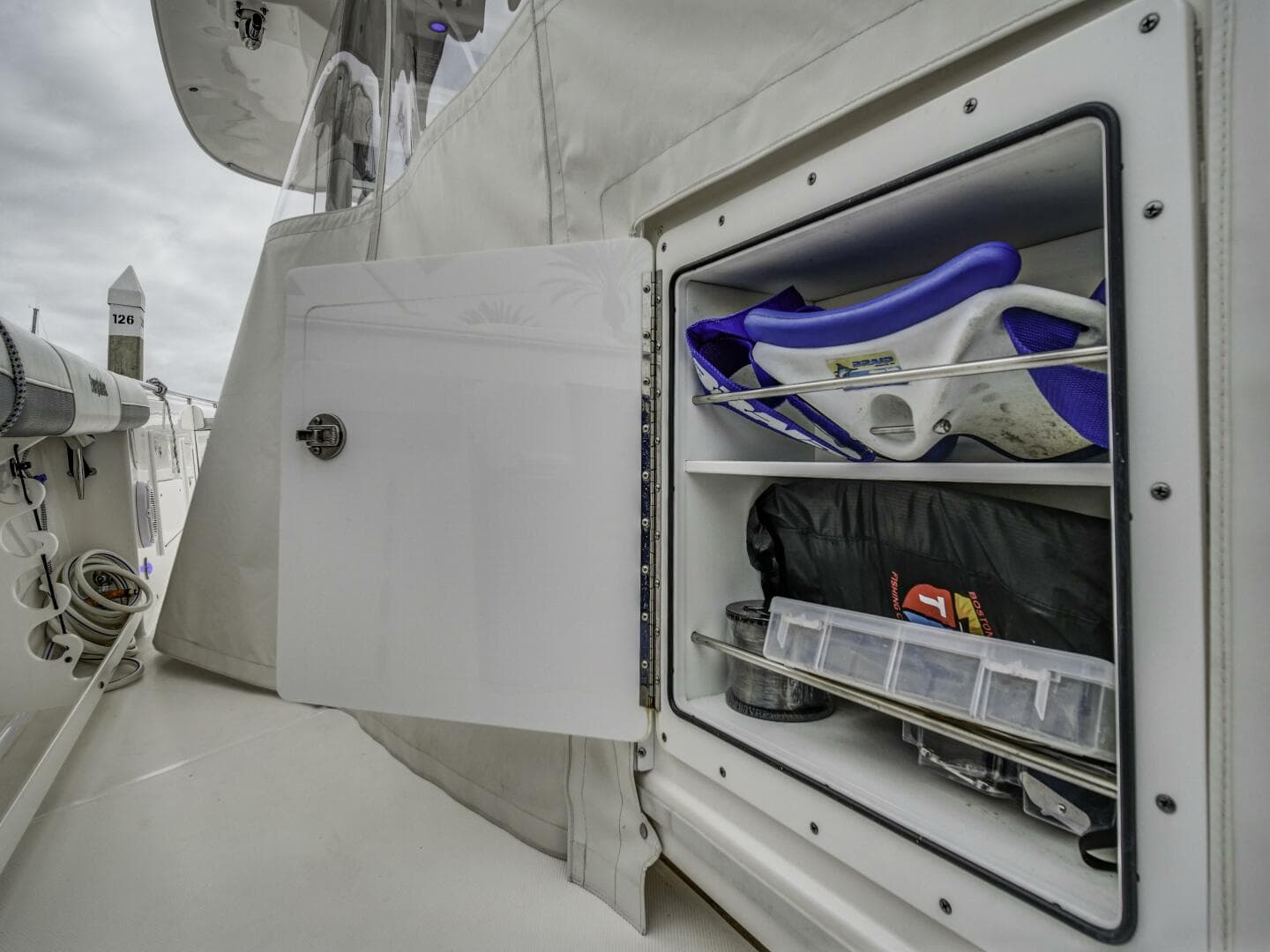 2015 Everglades 435 Center Console — photo 12