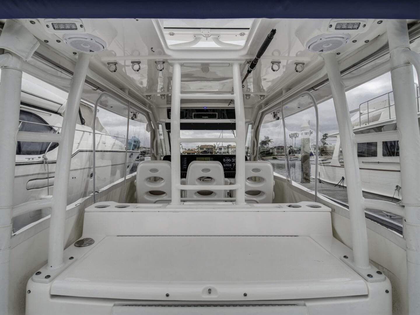 2015 Everglades 435 Center Console — photo 7