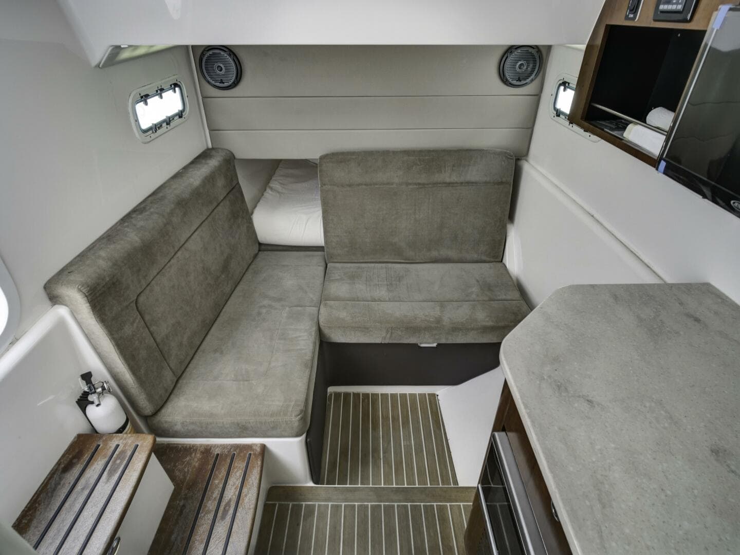 2015 Everglades 435 Center Console — photo 13