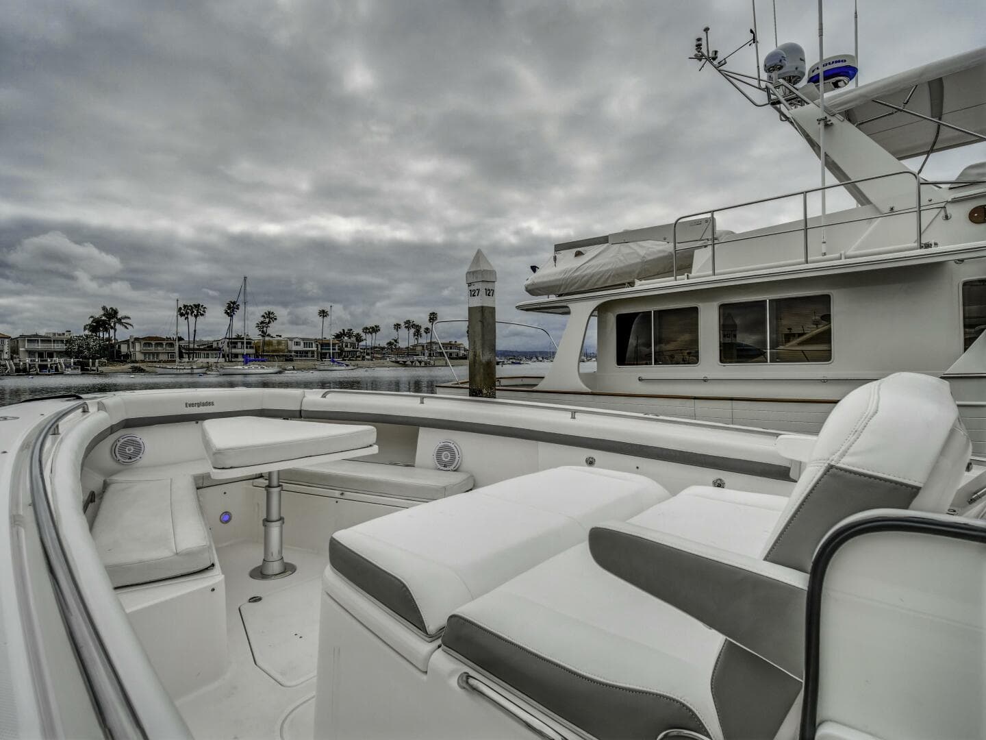 2015 Everglades 435 Center Console — photo 16