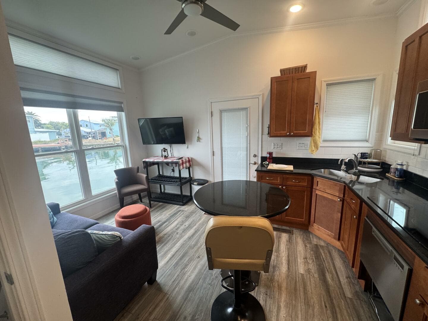 2019 Harbor Home Cozy Cottage 52 X 16 Tiny — photo 36