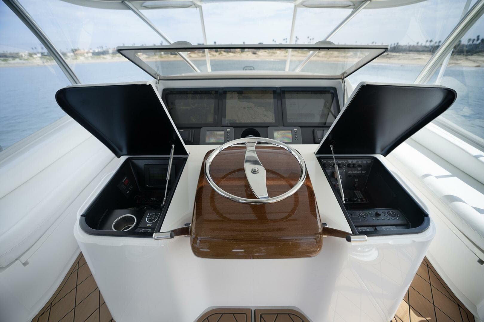 2014 Viking 66 Convertible — photo 33