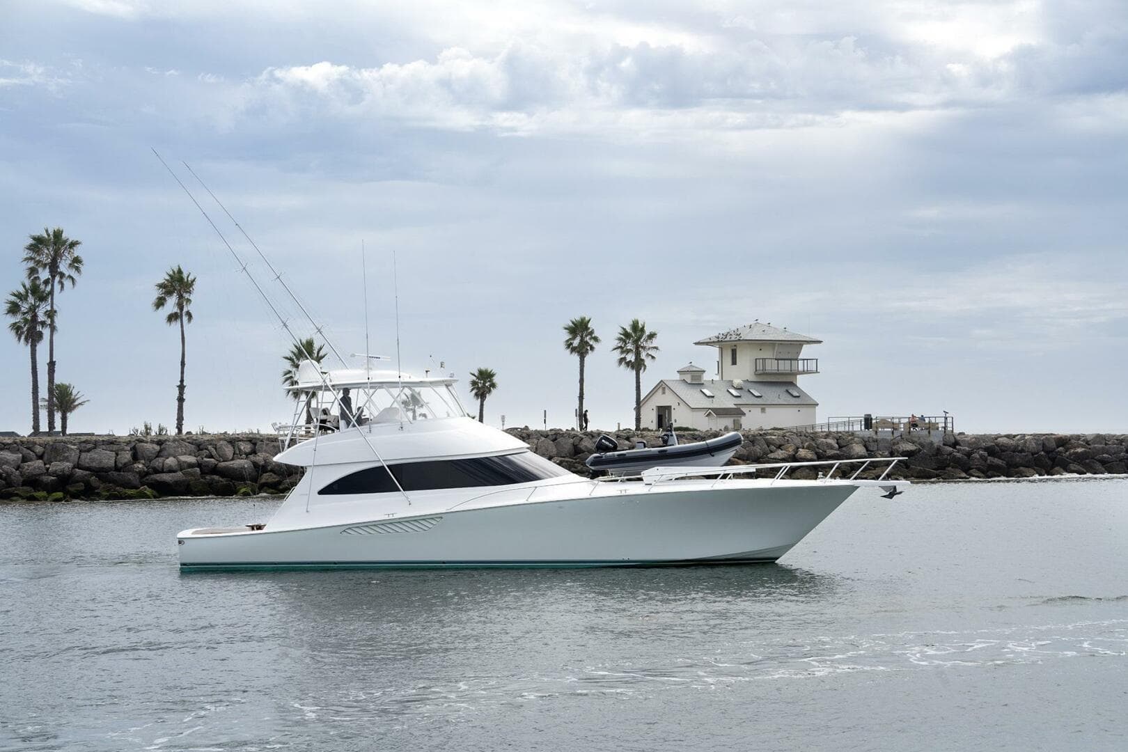 2014 Viking 66 Convertible — photo 2