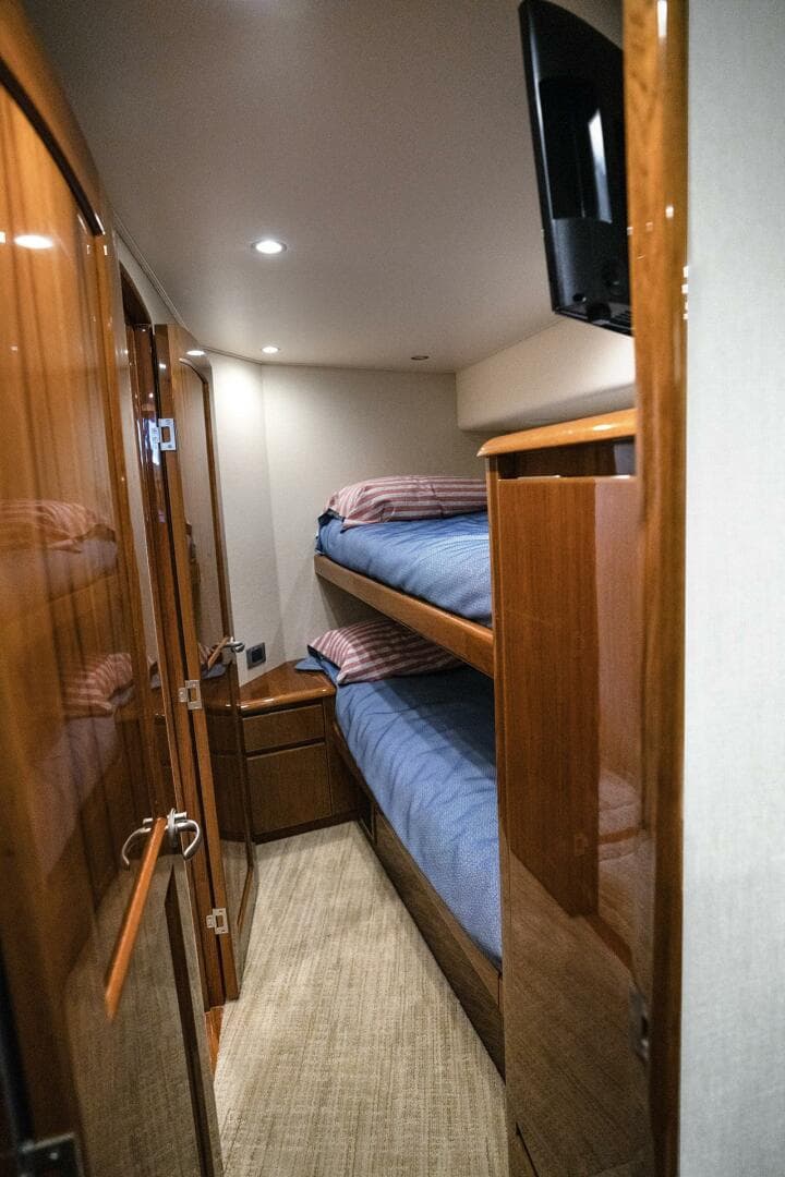 2014 Viking 66 Convertible — photo 8